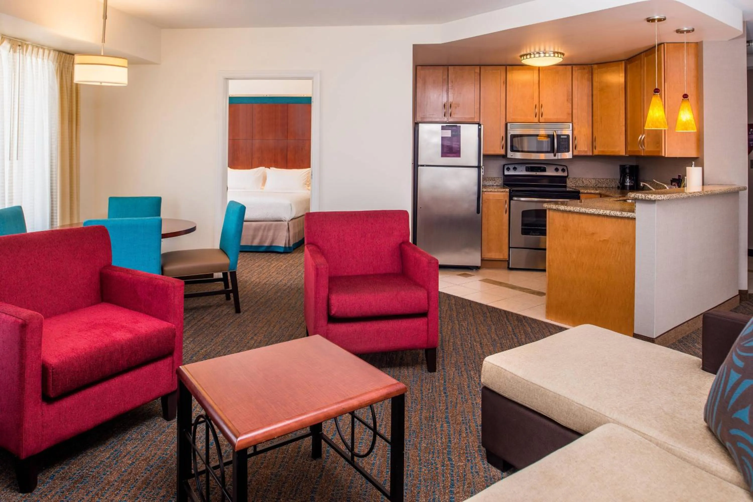 Living room in Residence Inn Pittsburgh North Shore
