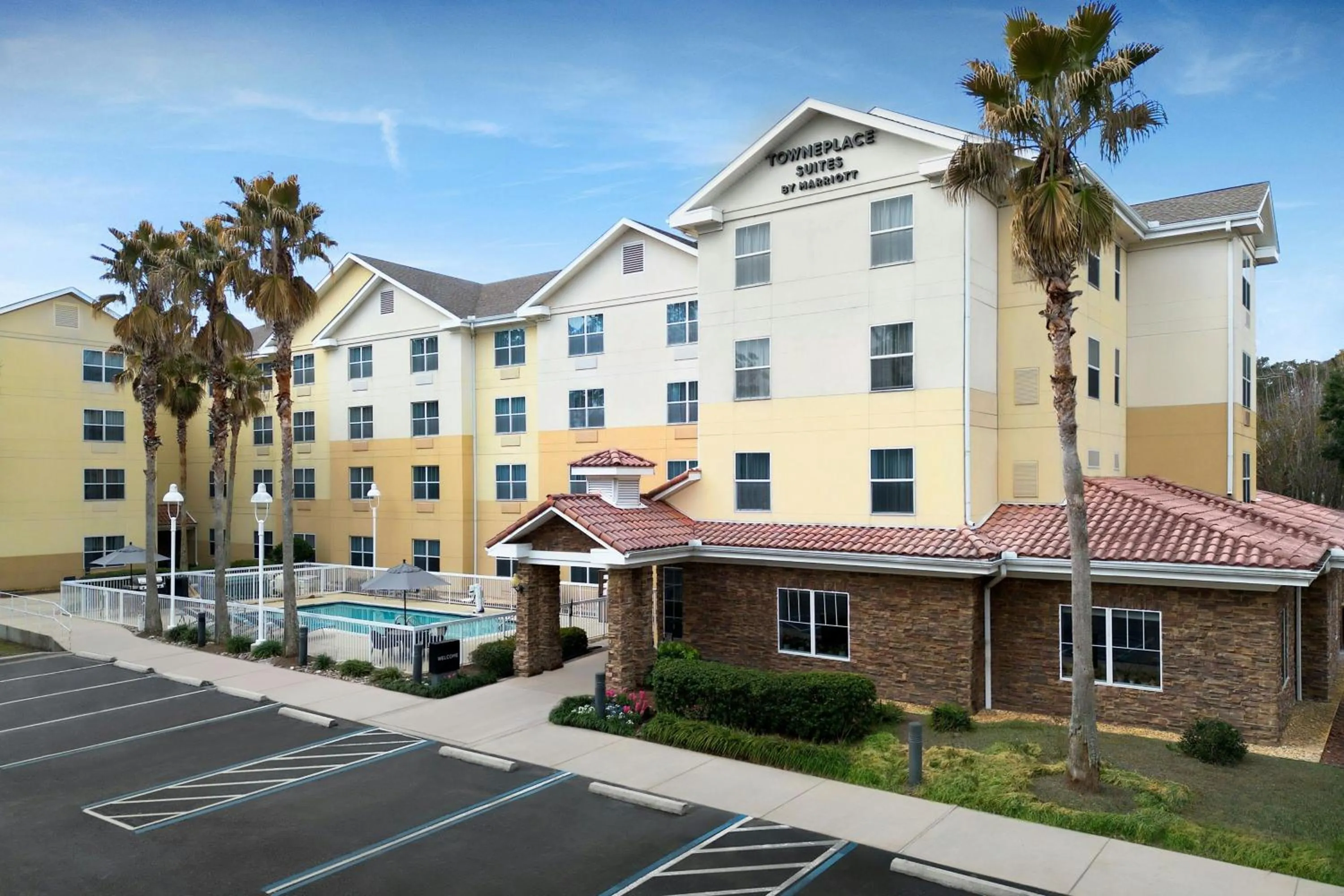 Property building in TownePlace Suites Pensacola