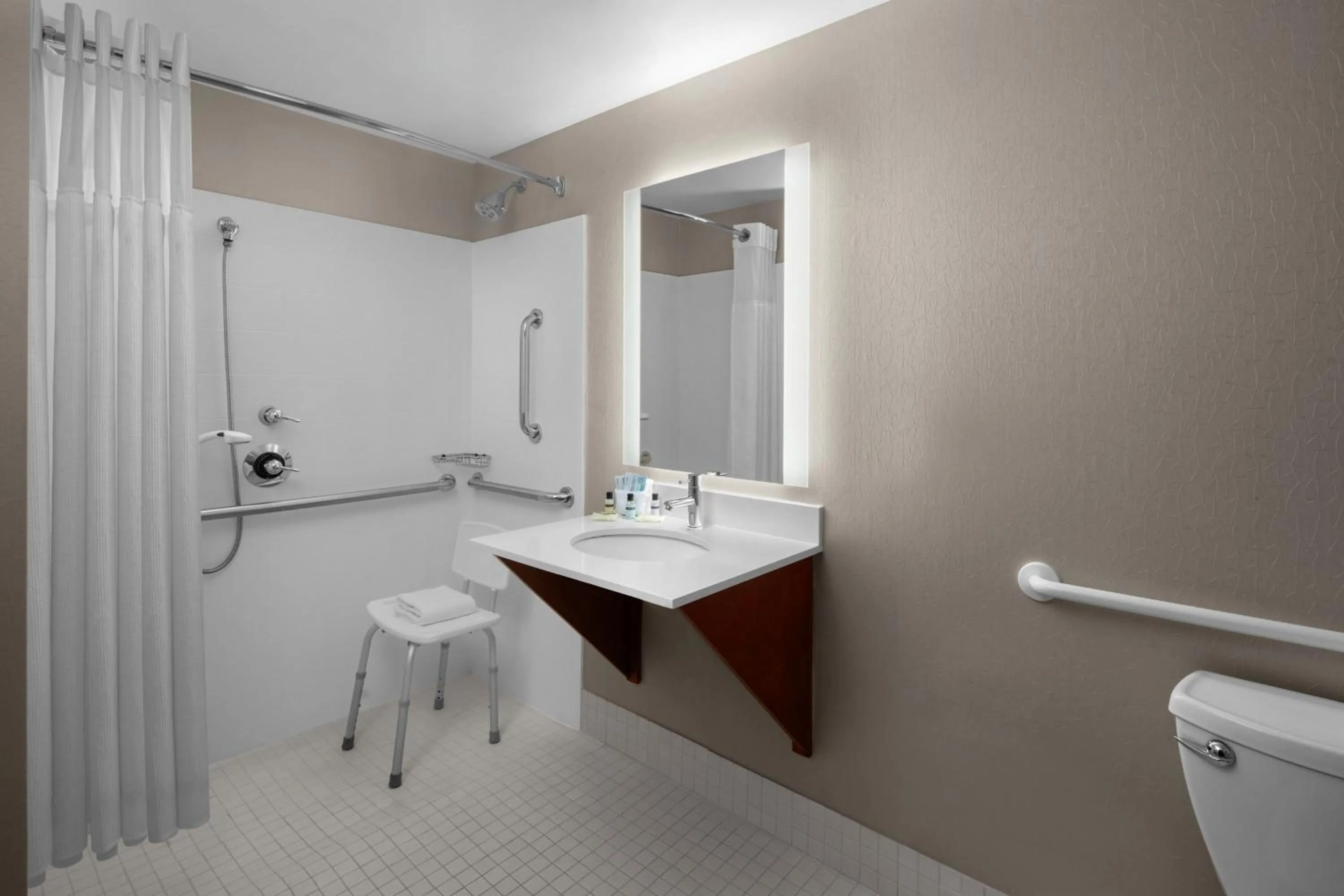 Bathroom in SpringHill Suites Pittsburgh Southside Works