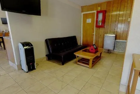 Seating area in Americas Best Value Inn & Suites Macon