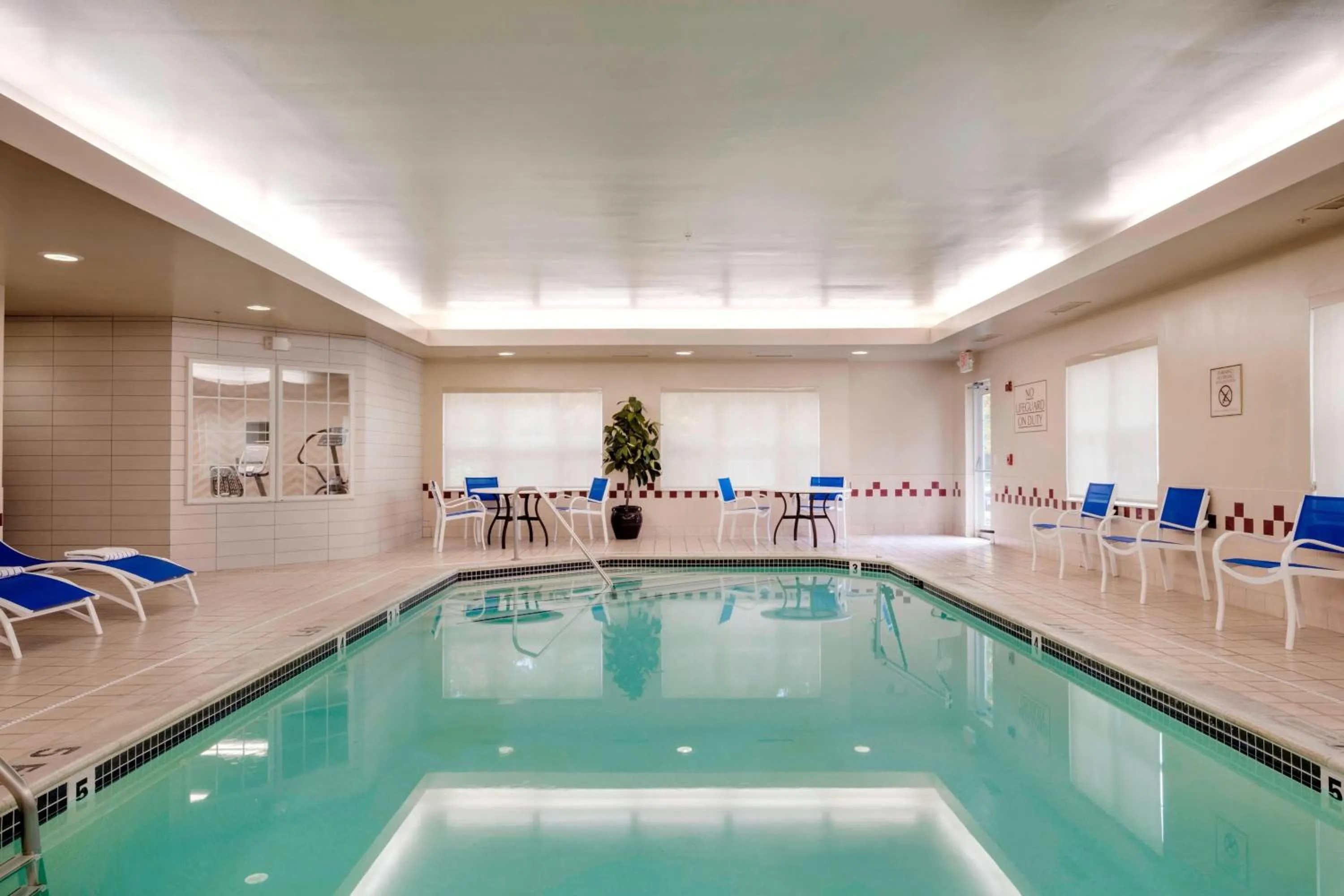 Swimming pool in Residence Inn by Marriott Portsmouth