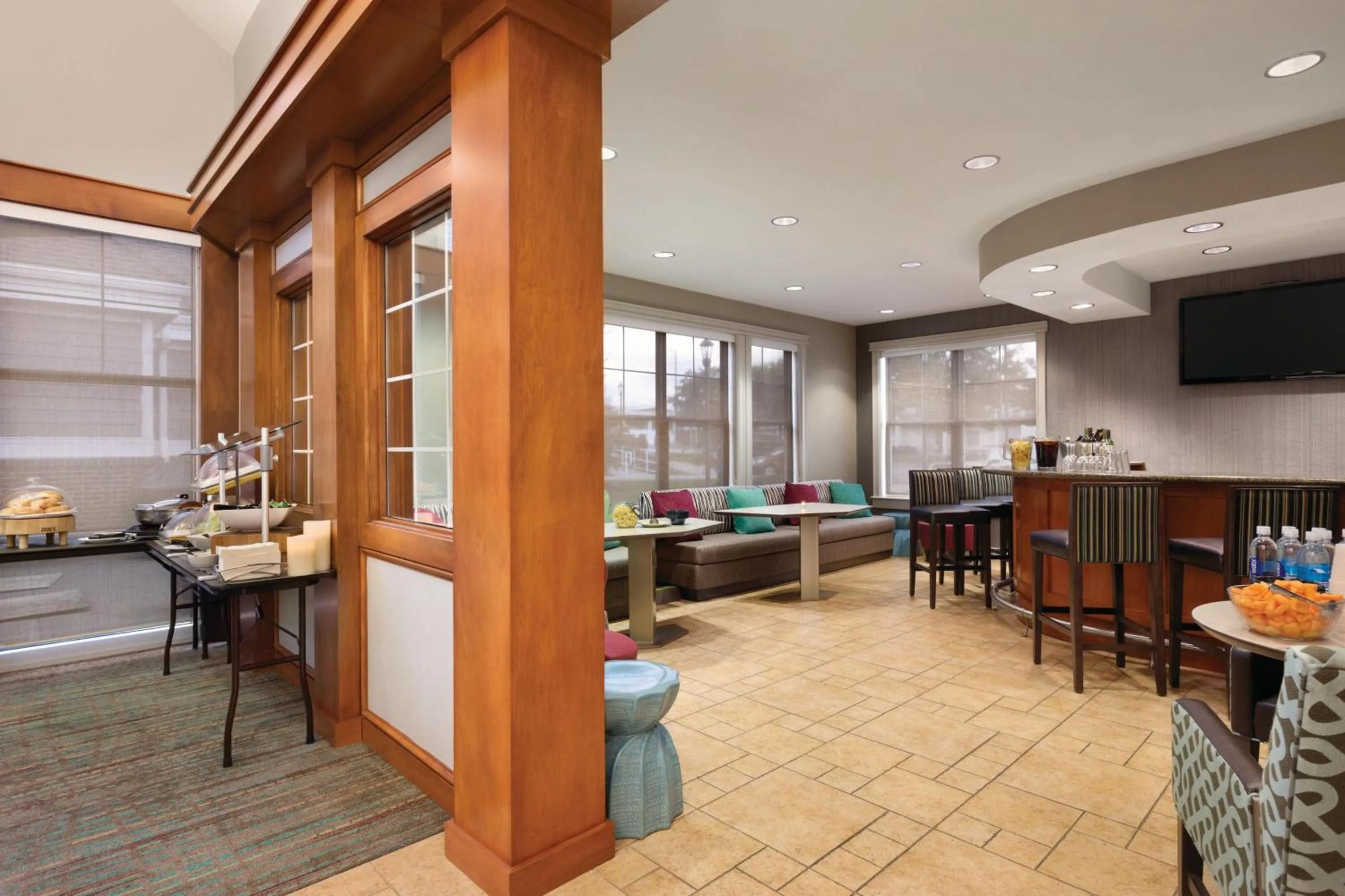 Lounge or bar in Residence Inn by Marriott Newport Middletown