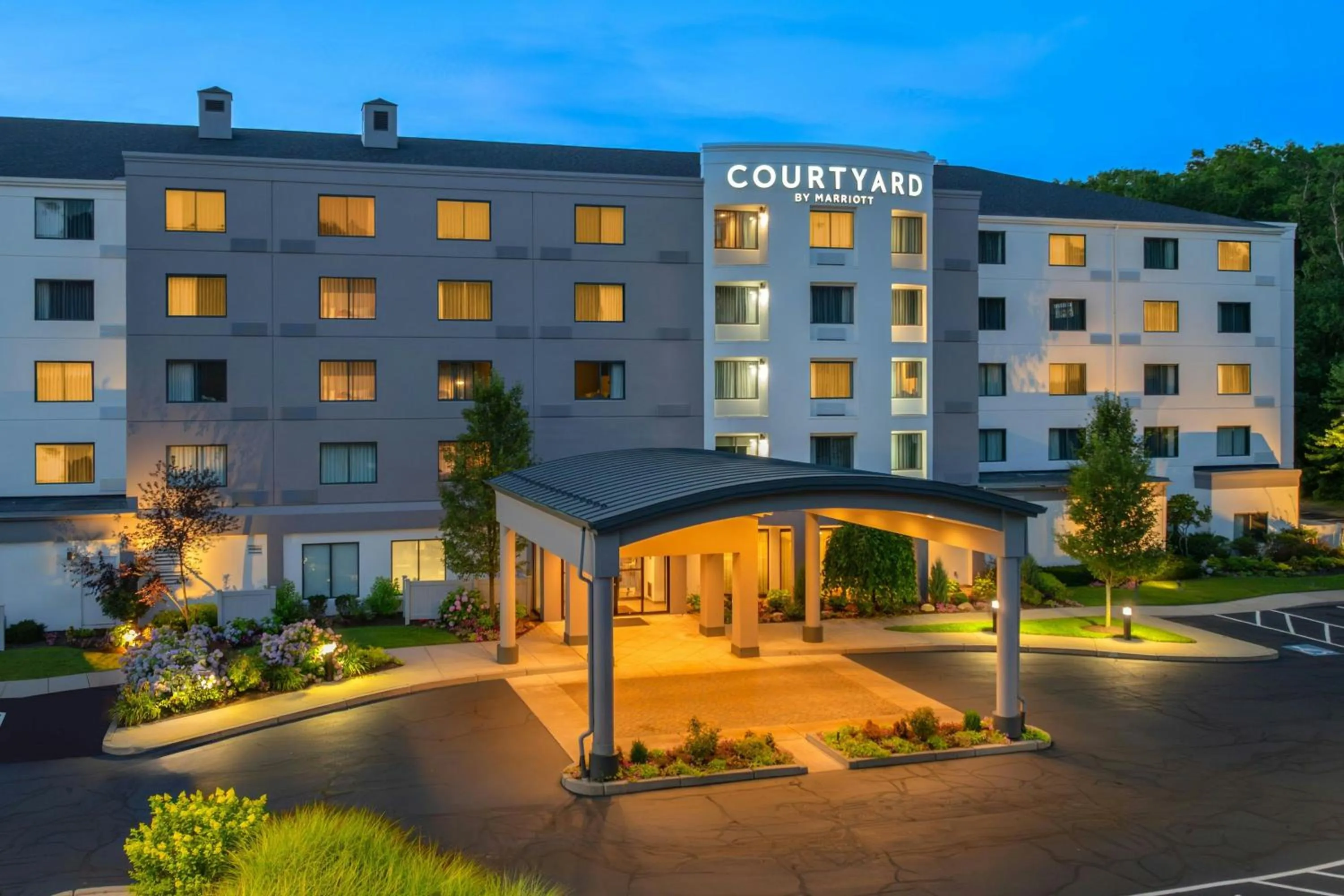 Property building in Courtyard by Marriott Providence Lincoln