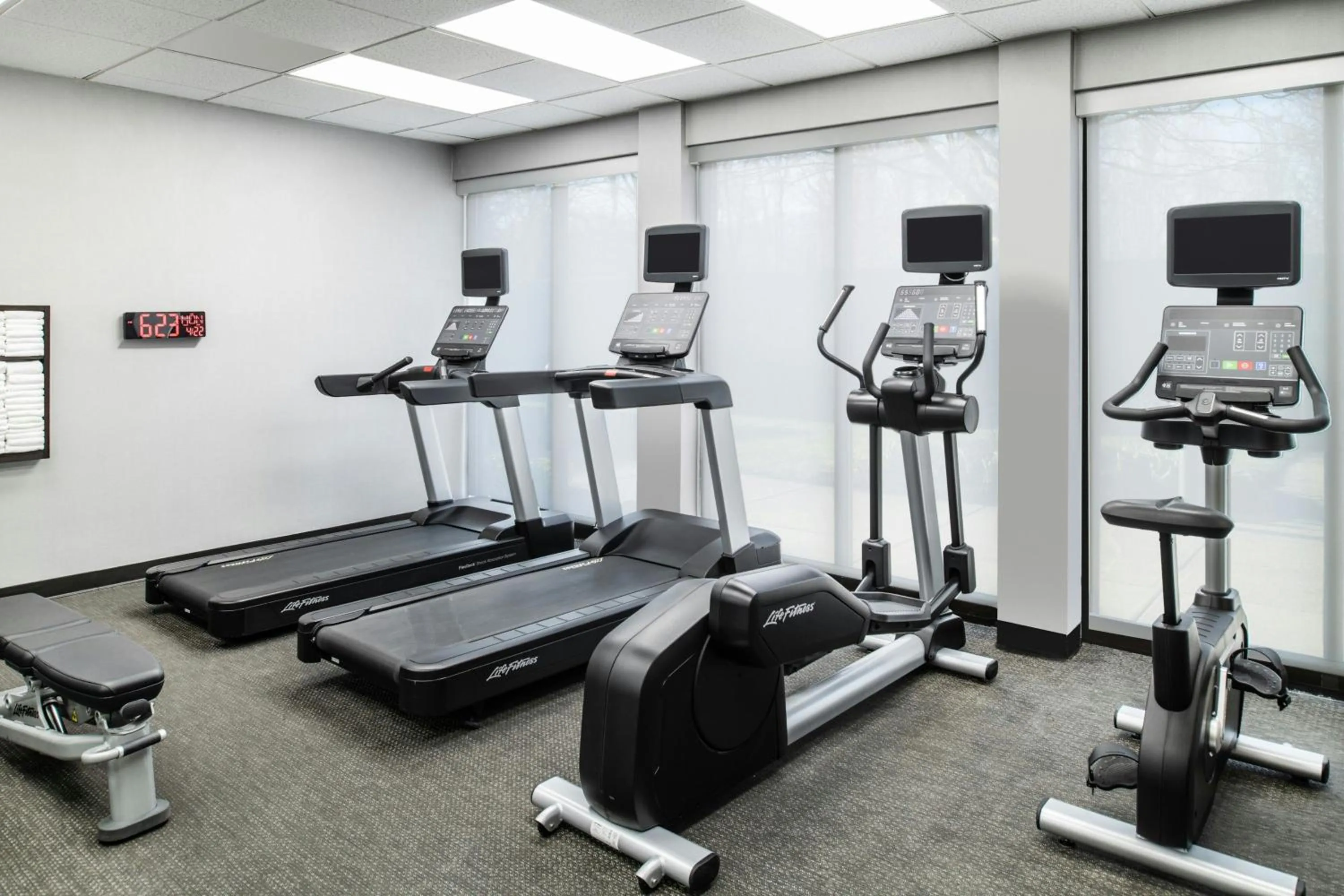 Fitness centre/facilities in Courtyard by Marriott Providence Lincoln