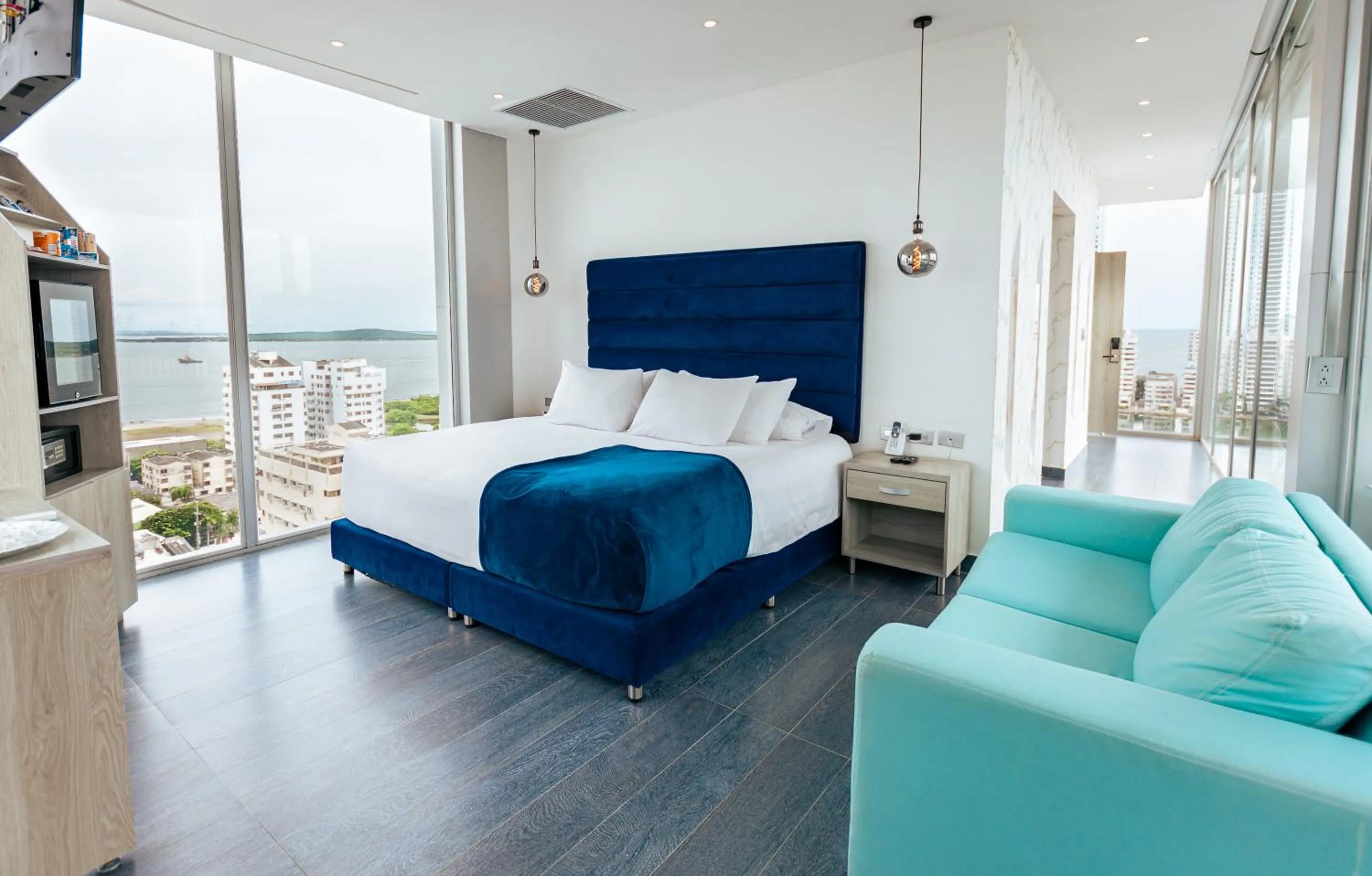 View (from property/room), Bed in Hotel Zi One Luxury