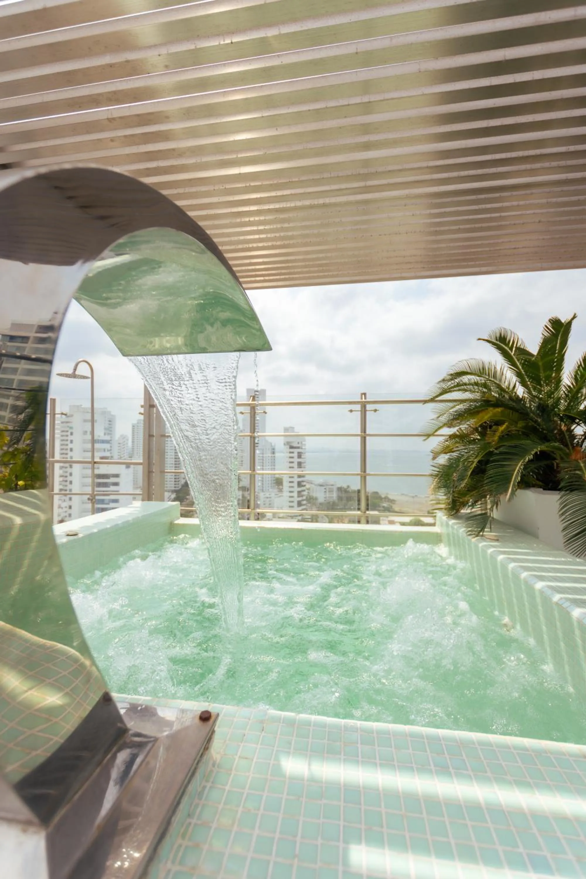 Swimming pool in Hotel Zi One Luxury