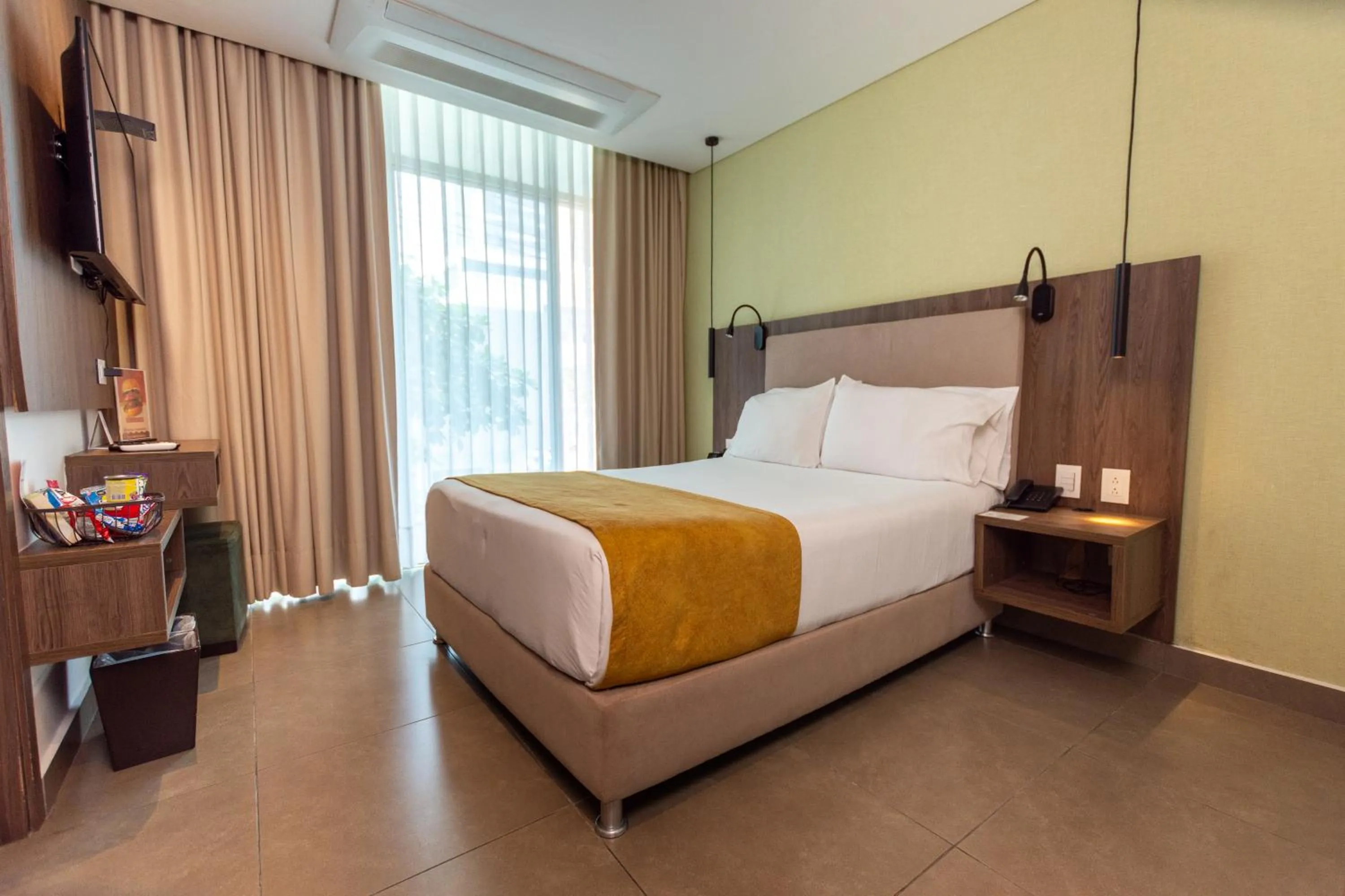 View (from property/room), Bed in Hotel Zi One Luxury