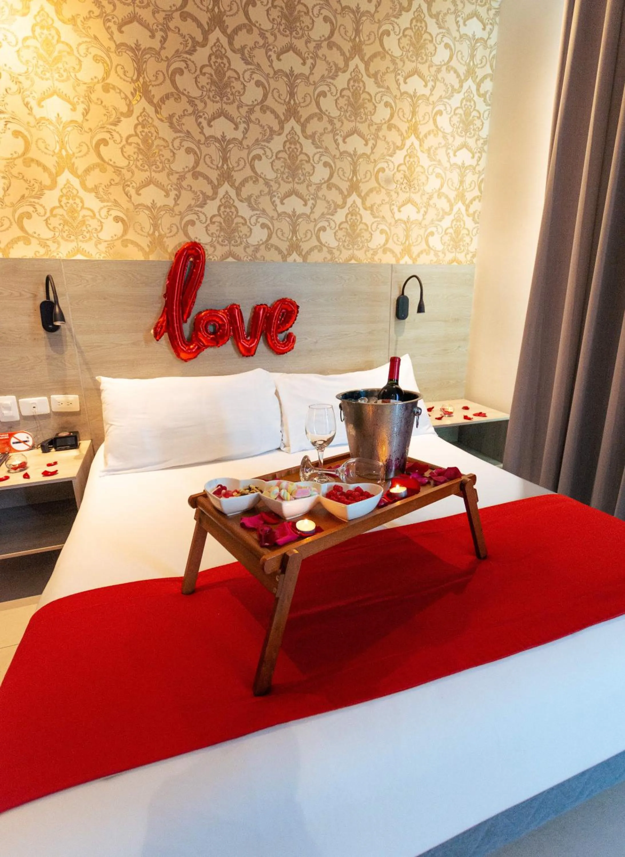concierge, Bed in Hotel Zi One Luxury