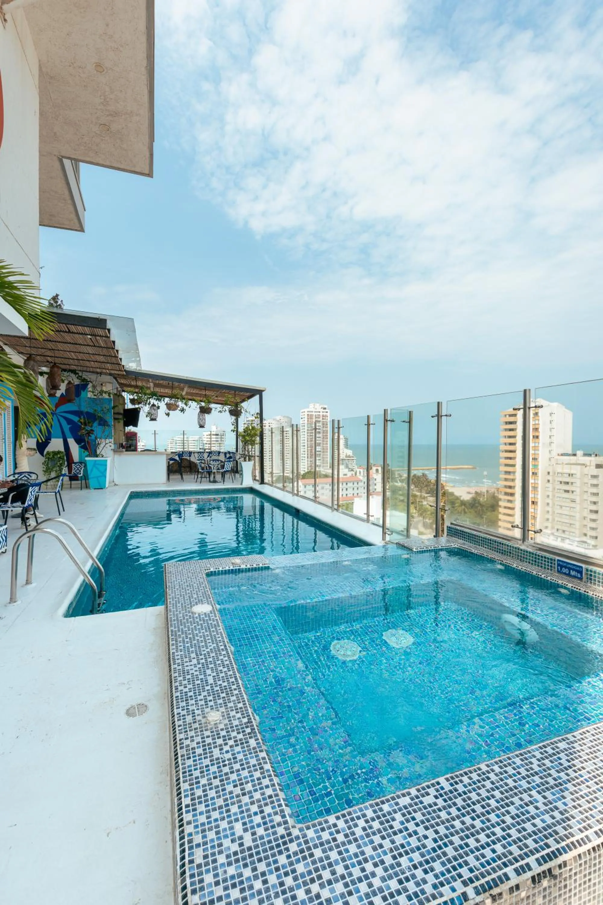 Swimming pool in Hotel Zi One Luxury