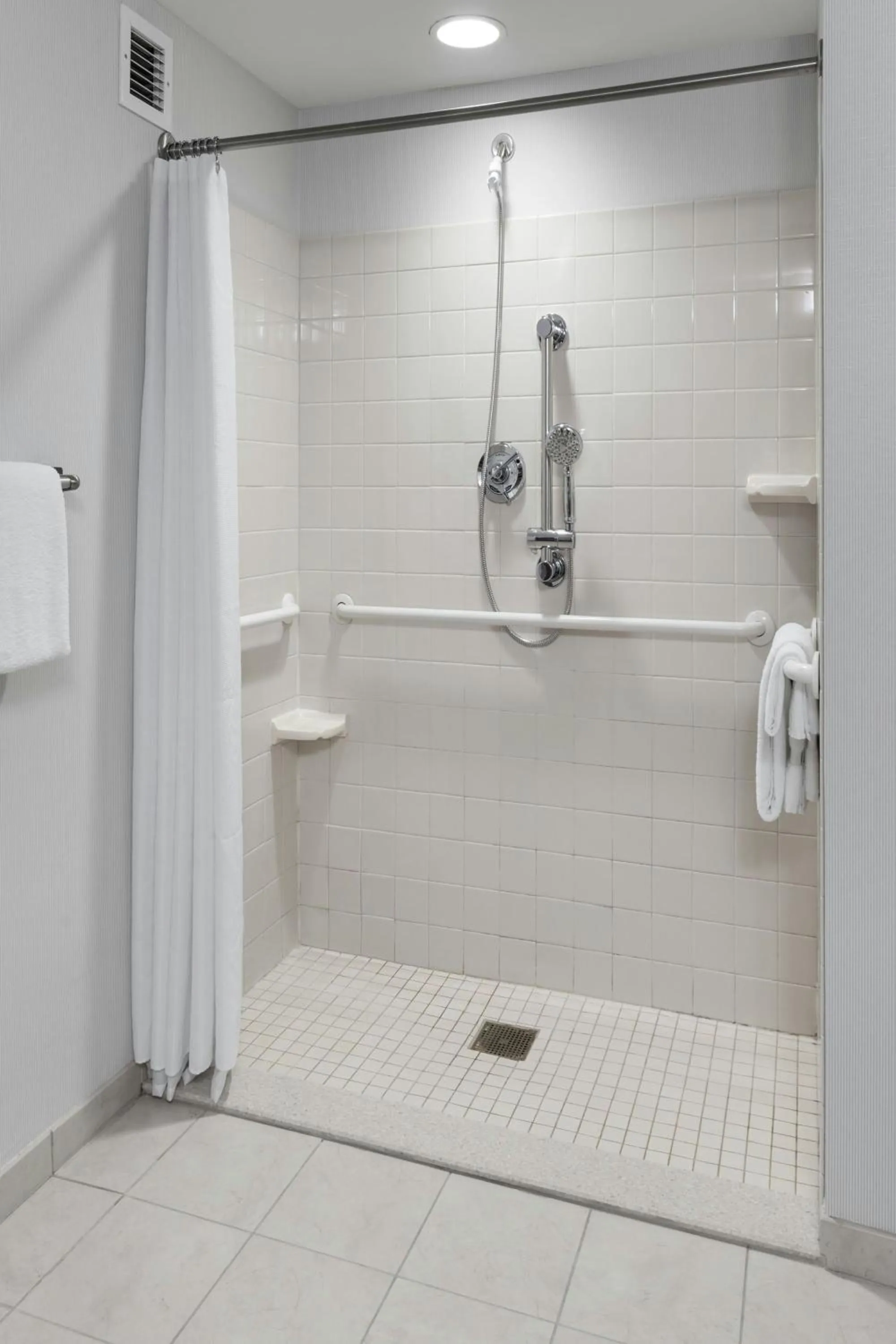 Bathroom in Courtyard Portland Airport