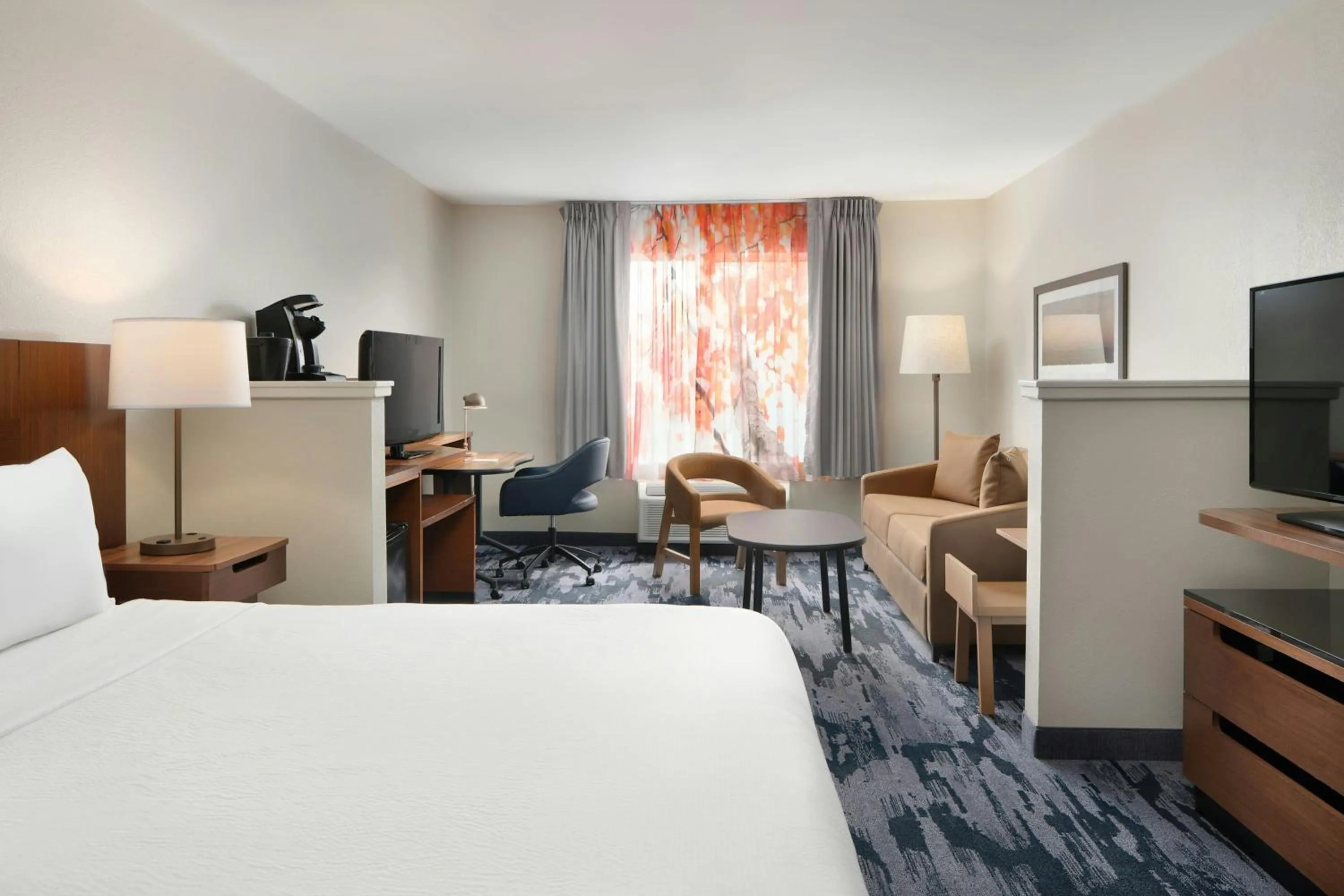 Photo of the whole room, Bed in Fairfield Inn & Suites Raleigh Durham Airport Research Triangle Park