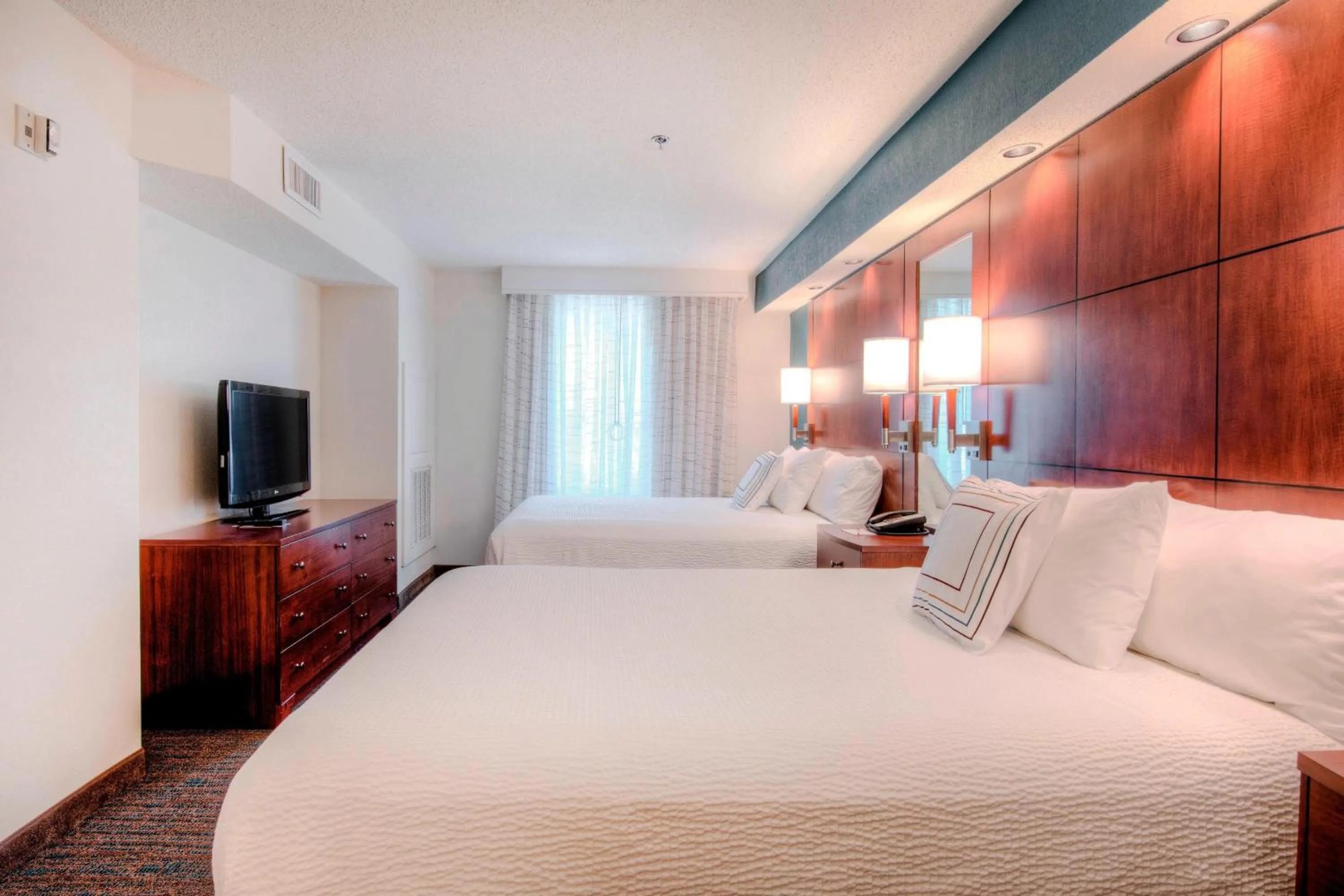 Photo of the whole room, Bed in Residence Inn by Marriott Chapel Hill