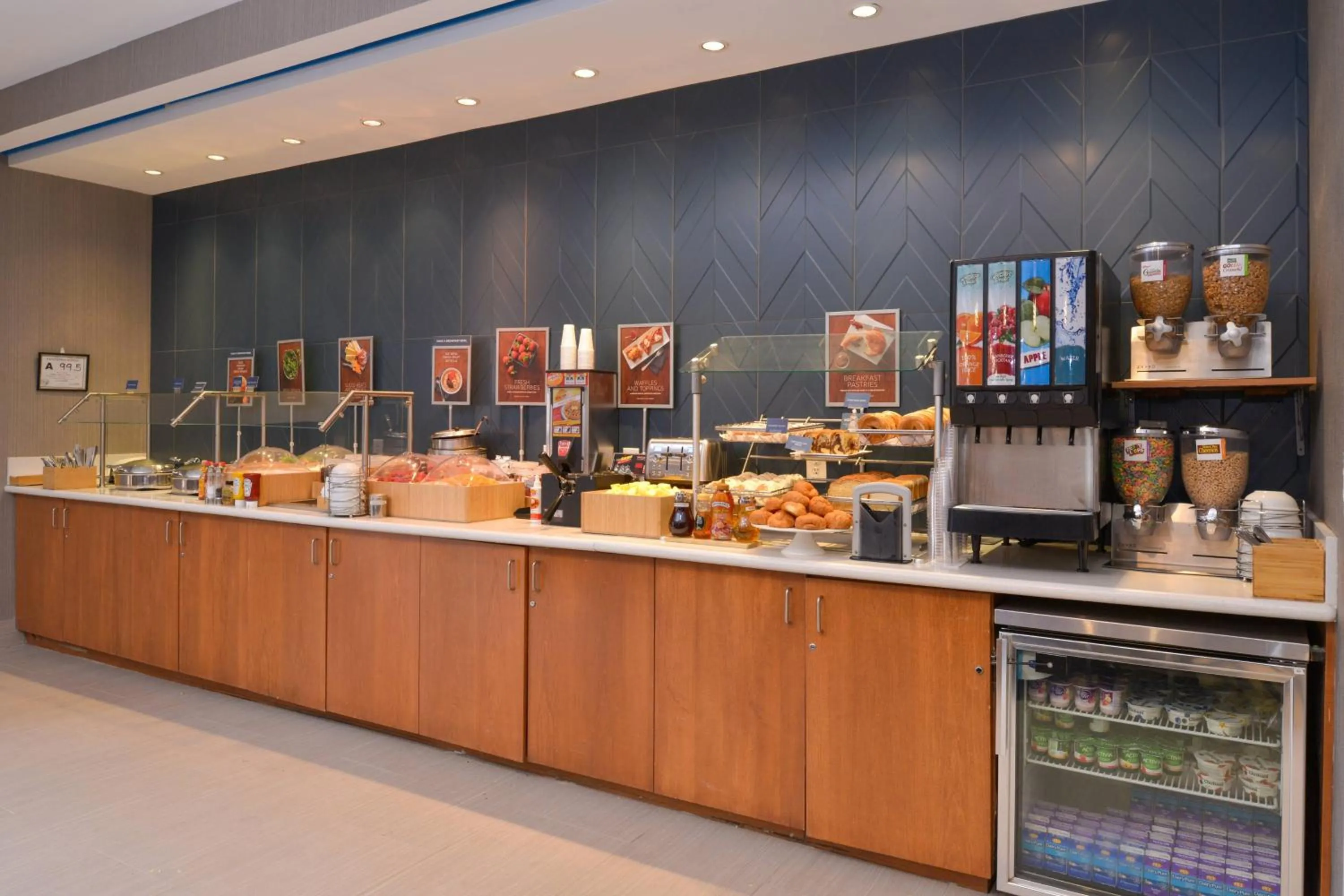 Breakfast in SpringHill Suites Durham Chapel Hill