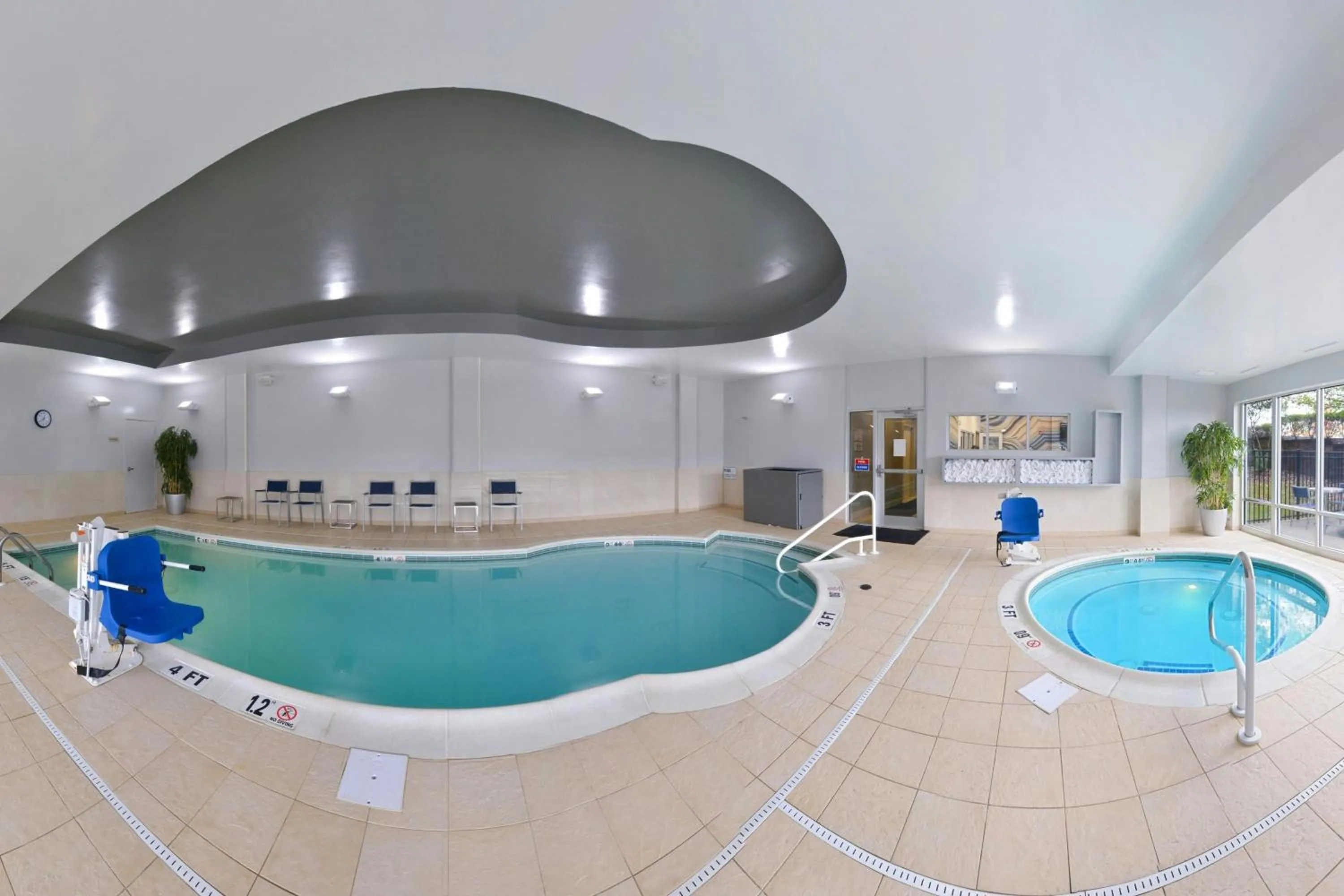 Swimming pool in SpringHill Suites Durham Chapel Hill