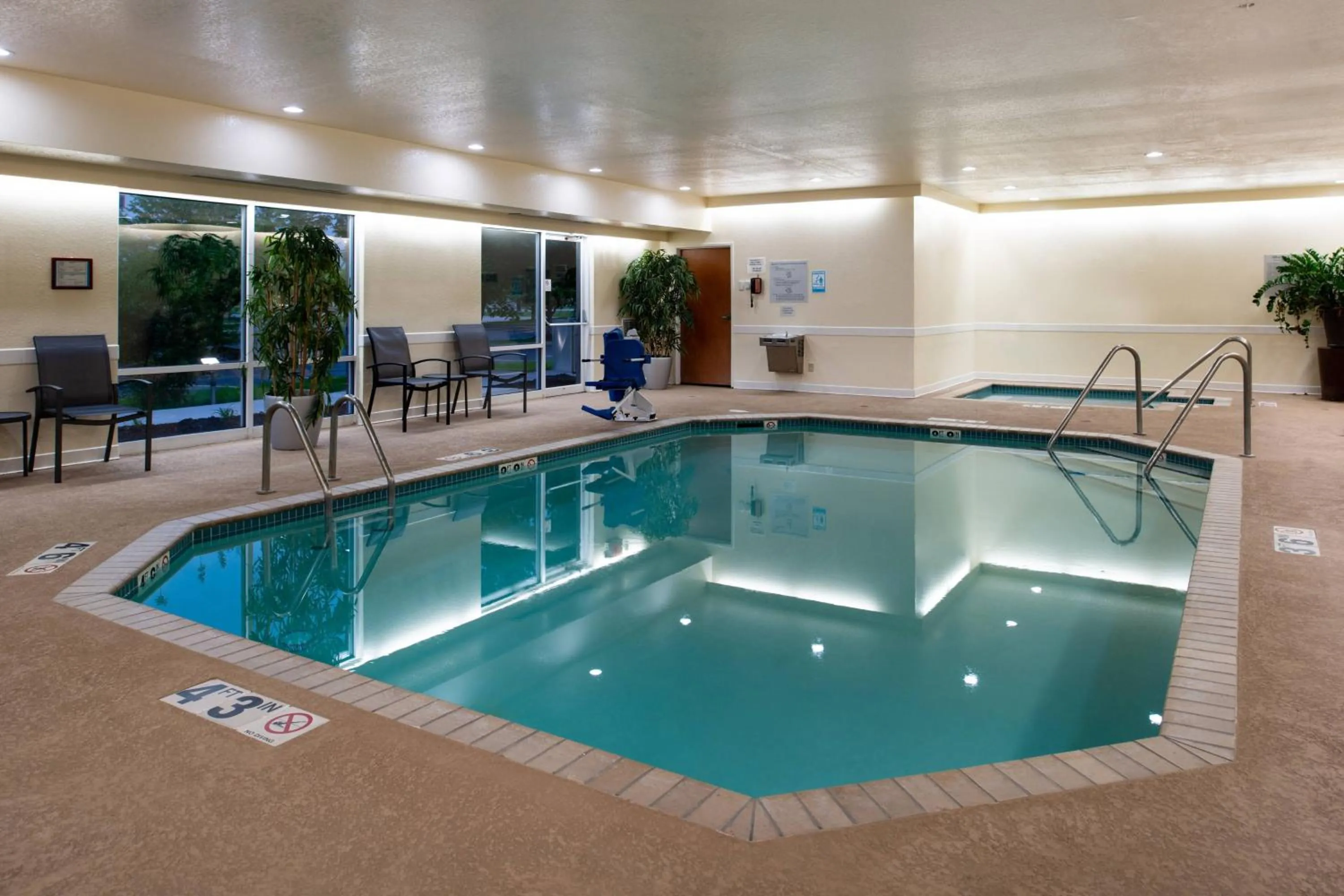 Swimming pool in Fairfield Inn and Suites Beloit