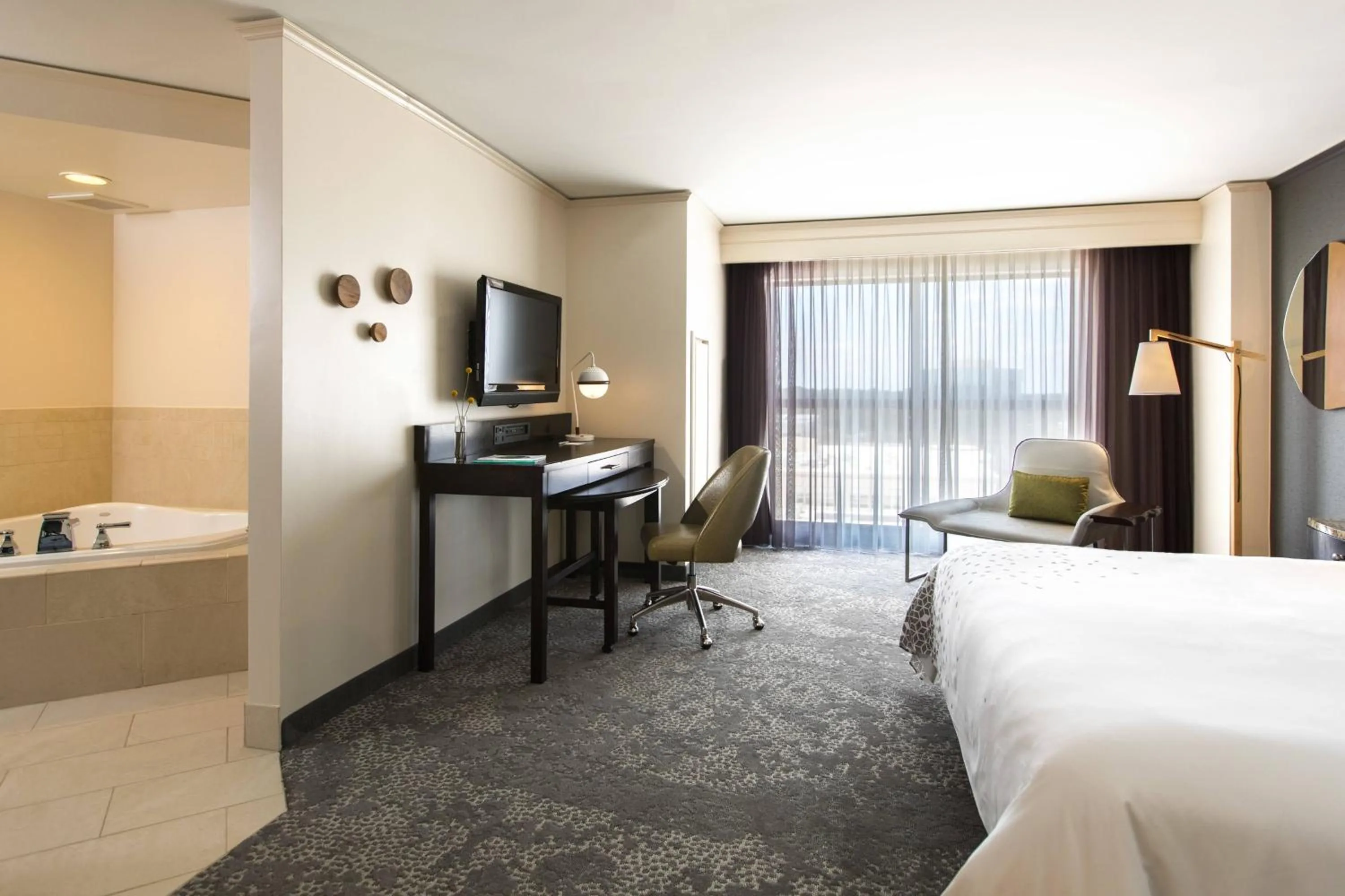 Photo of the whole room, Bed in Renaissance Raleigh North Hills Hotel