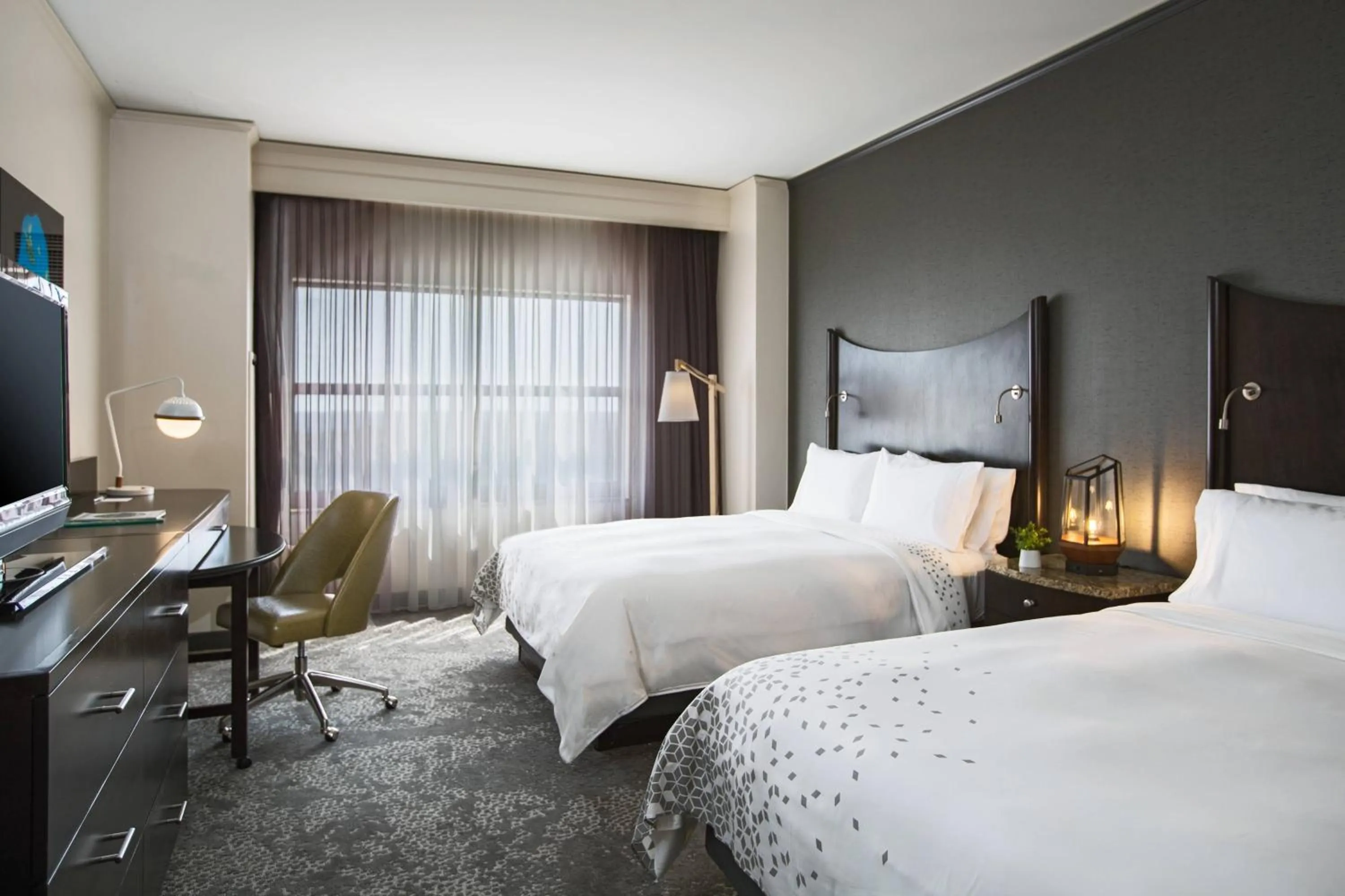 Photo of the whole room, Bed in Renaissance Raleigh North Hills Hotel