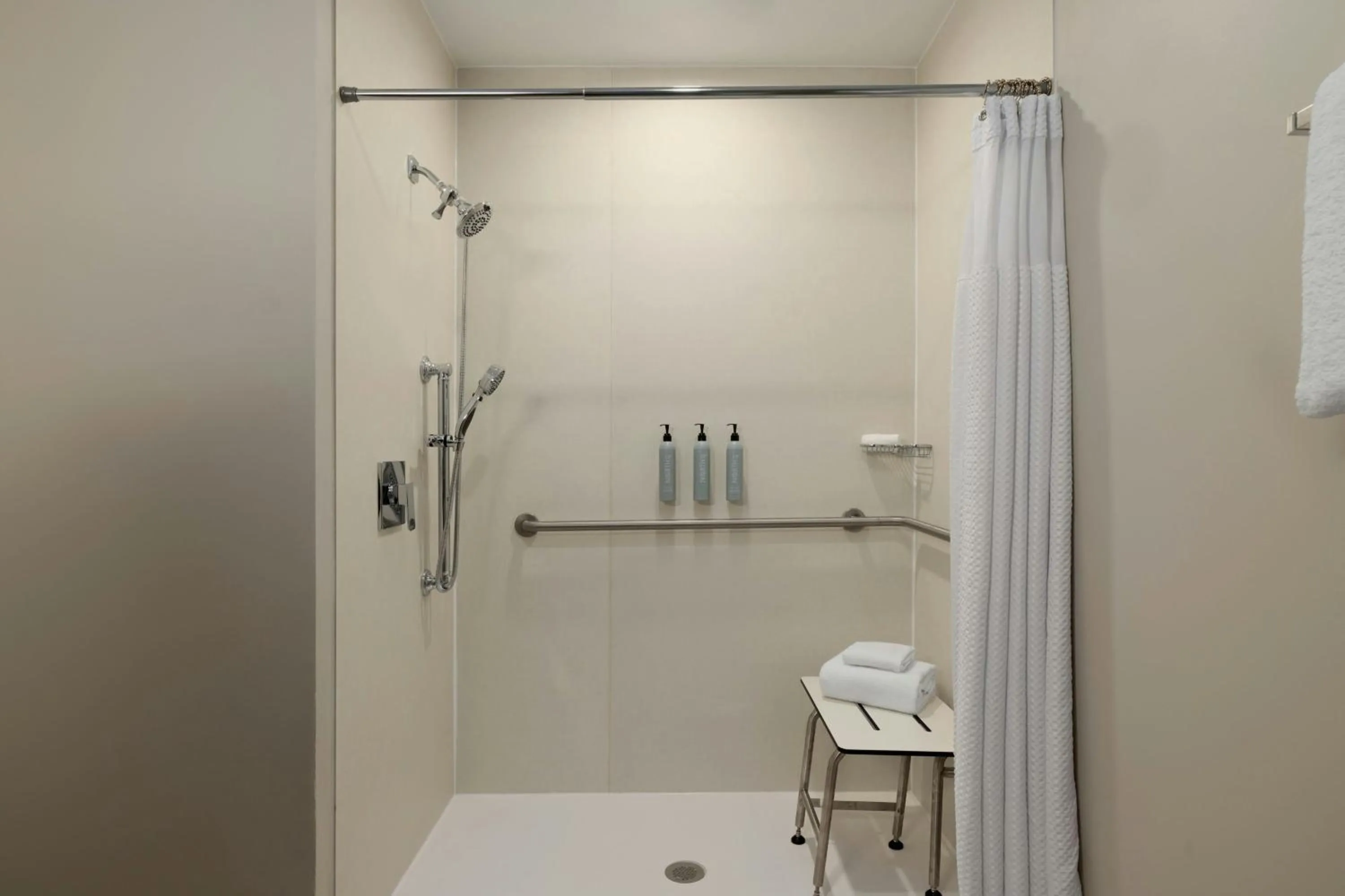 Bathroom in Courtyard Richmond Chester