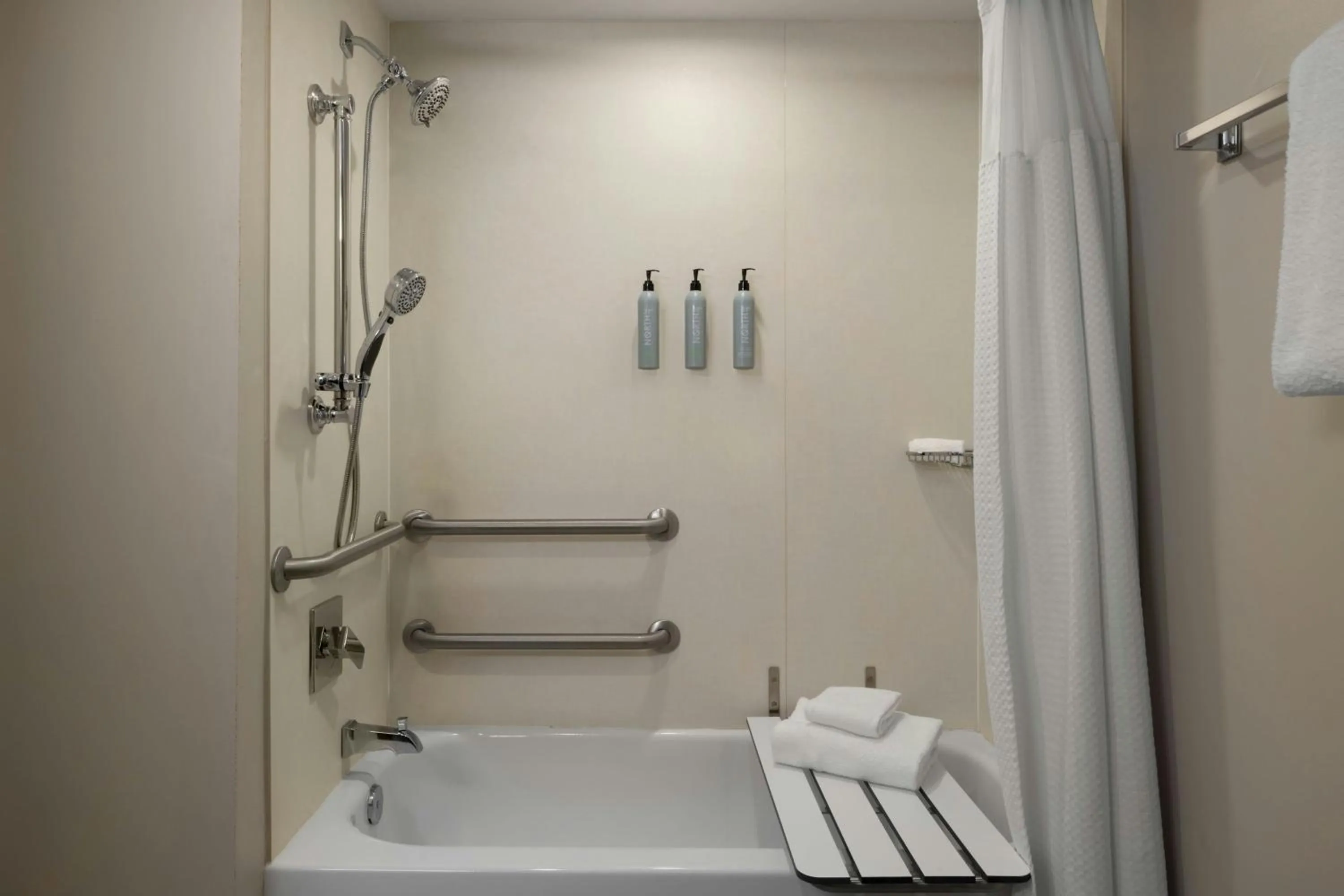 Bathroom in Courtyard Richmond Chester