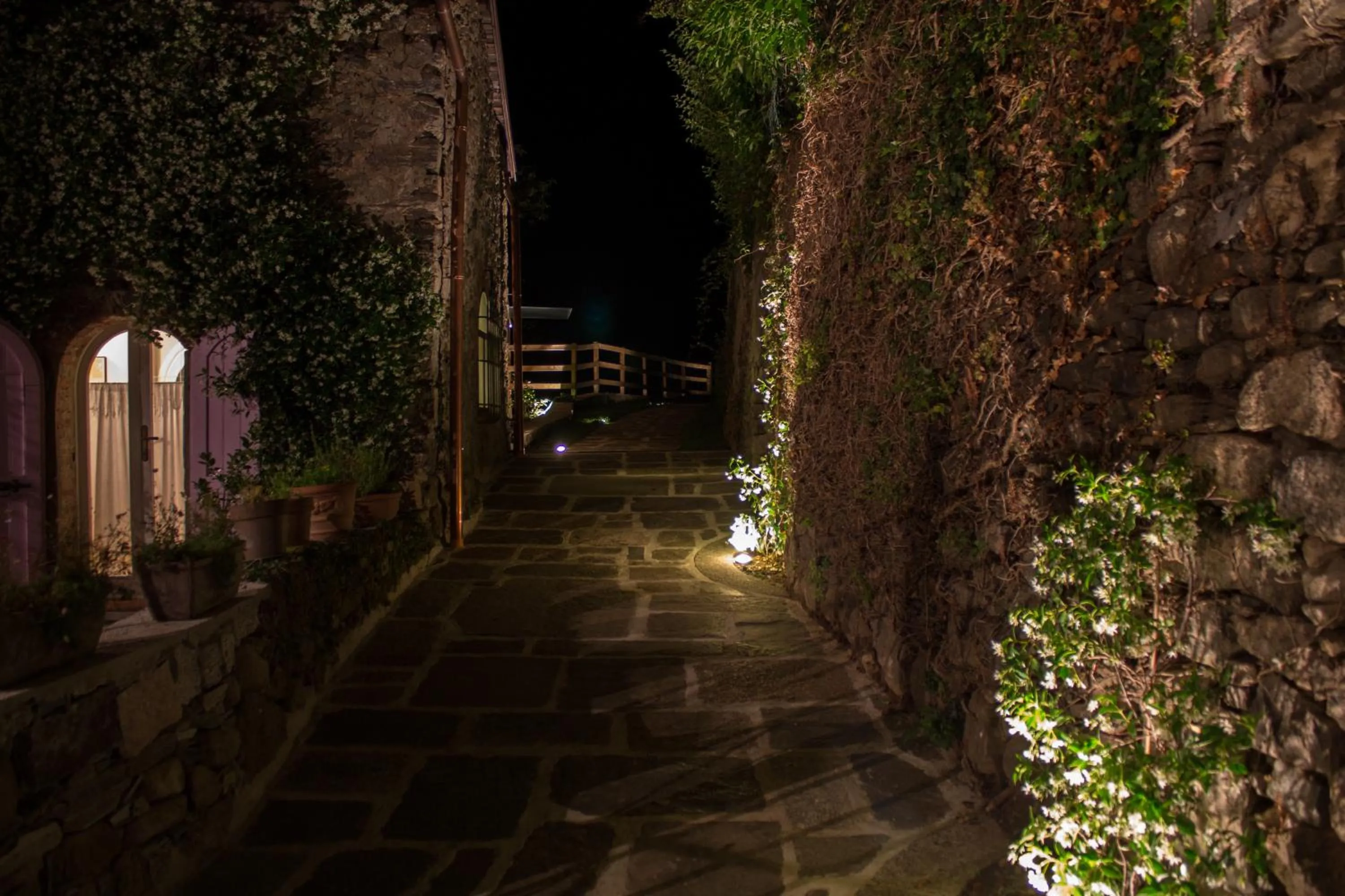 Facade/entrance in La TORRETTA Studios & Suite