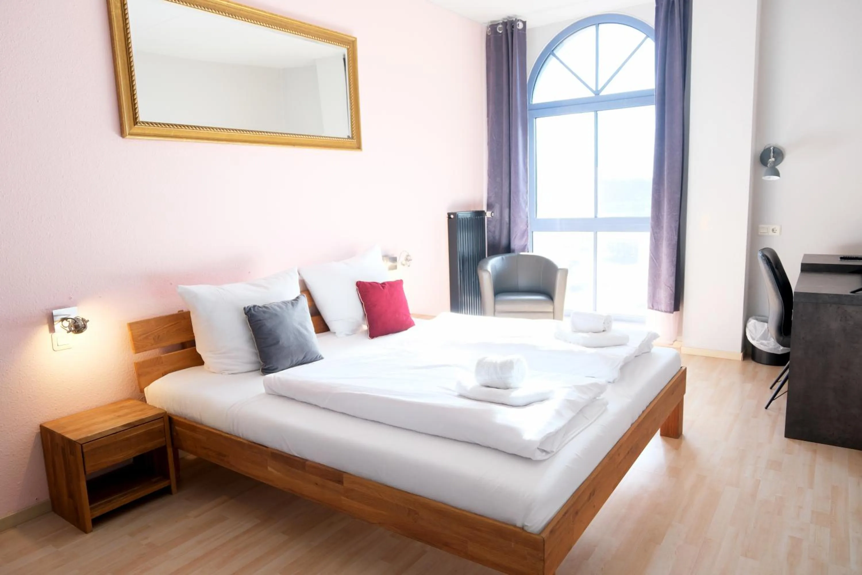 Bed in Stargaze Forum Hotel Düsseldorf-Hilden