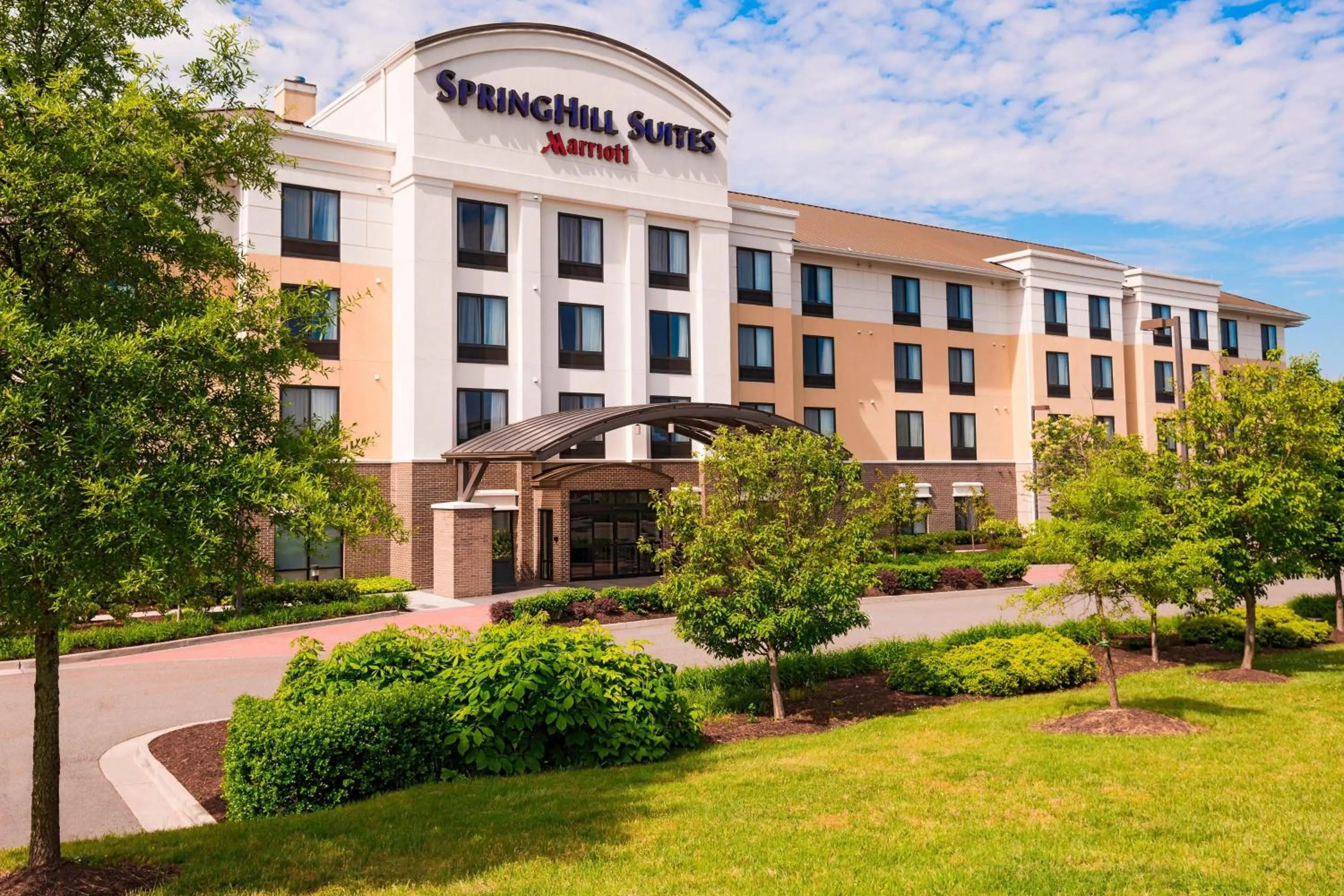 Property building in SpringHill Suites Richmond Northwest