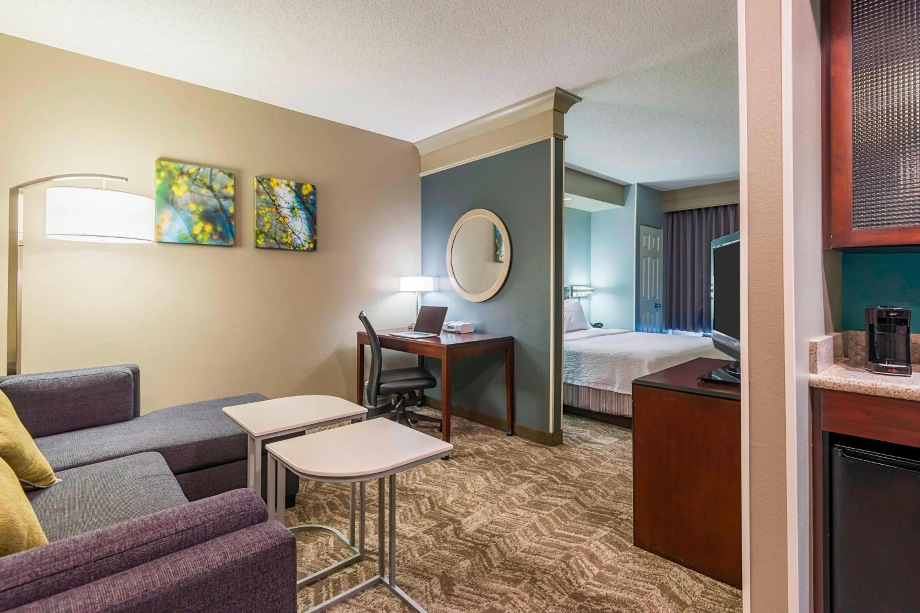 Living room, Bed in SpringHill Suites Richmond Northwest