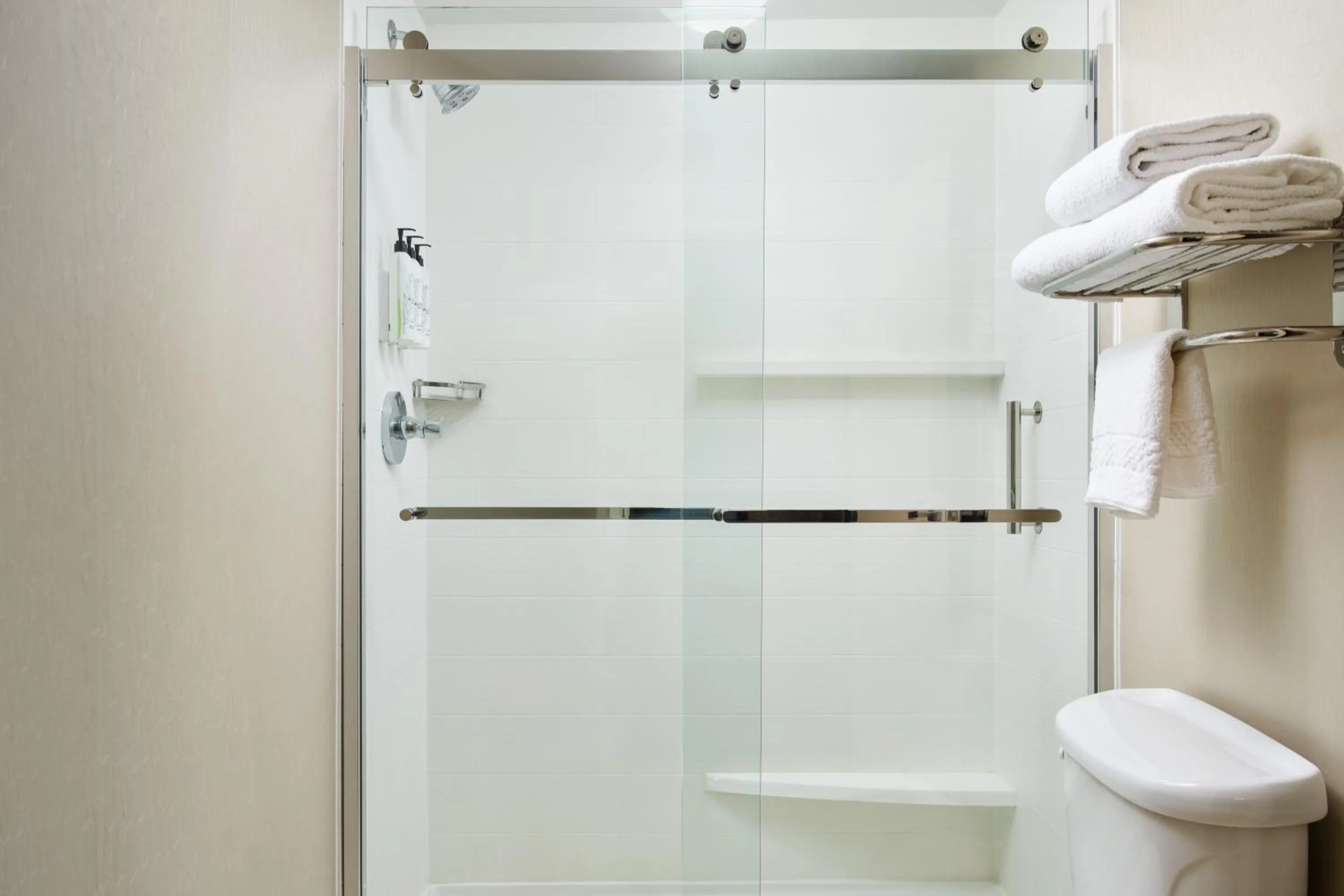 Bathroom in SpringHill Suites Richmond Northwest