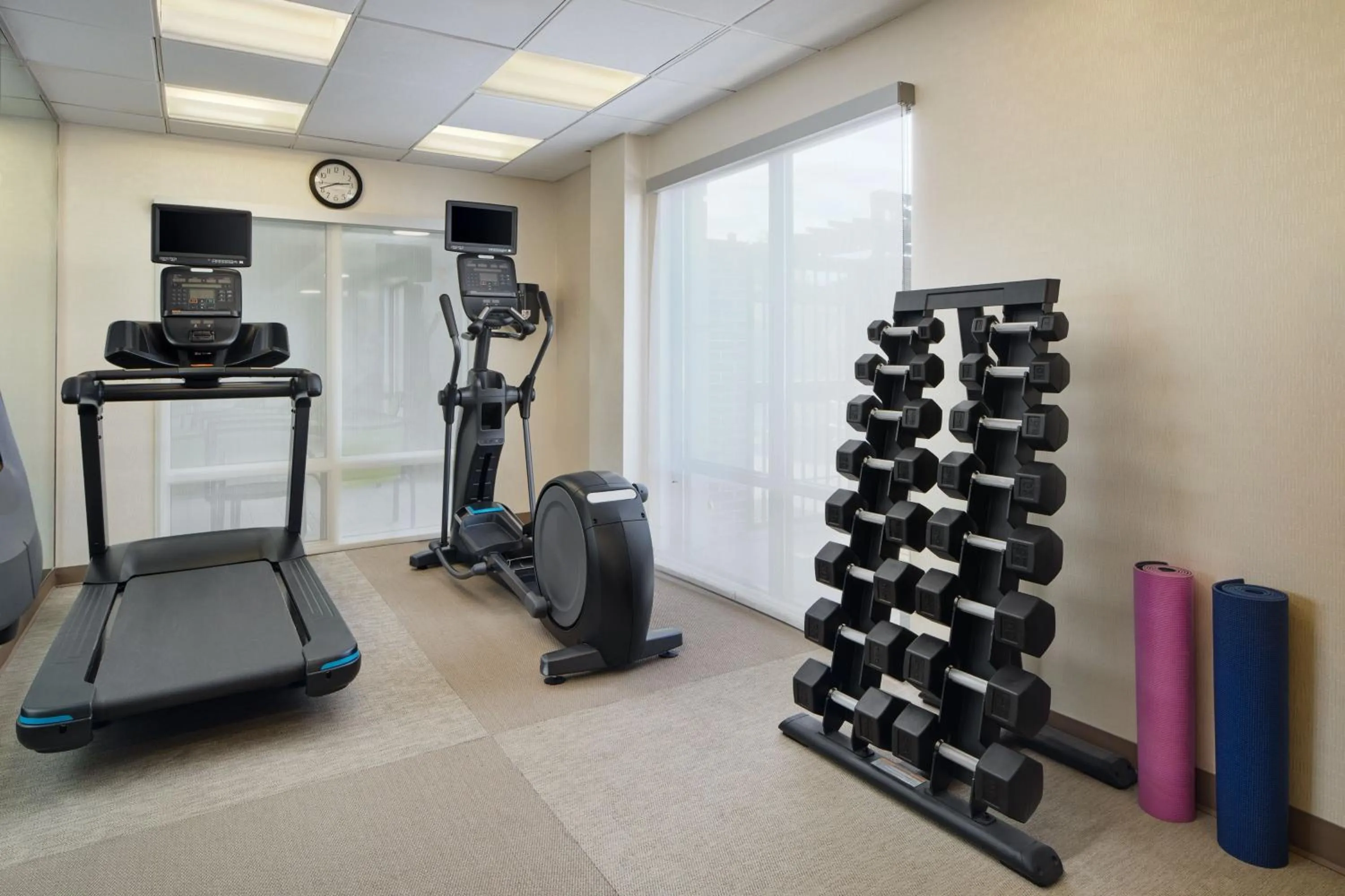 Fitness centre/facilities in SpringHill Suites Richmond Northwest