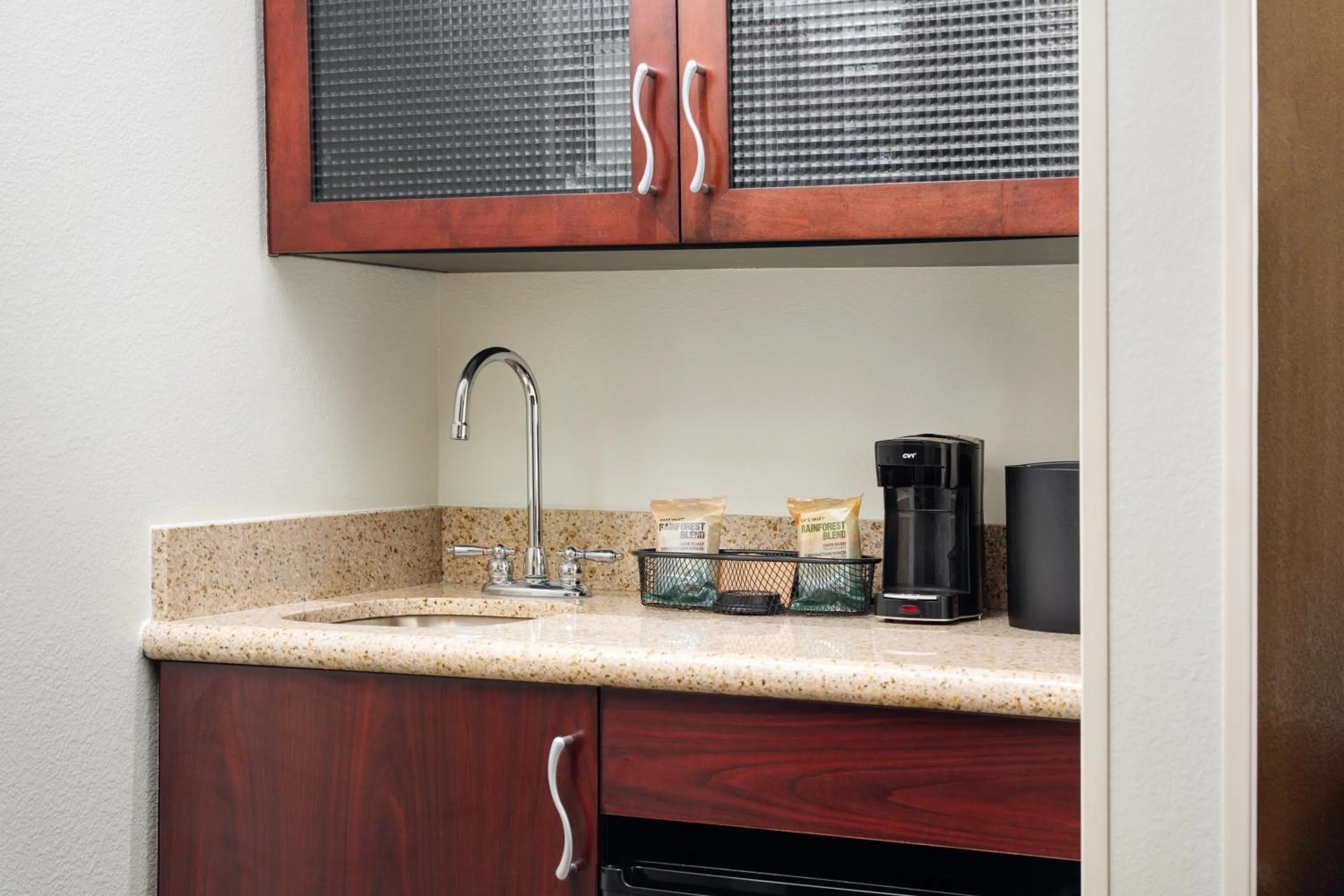 Kitchen or kitchenette in SpringHill Suites Richmond Northwest