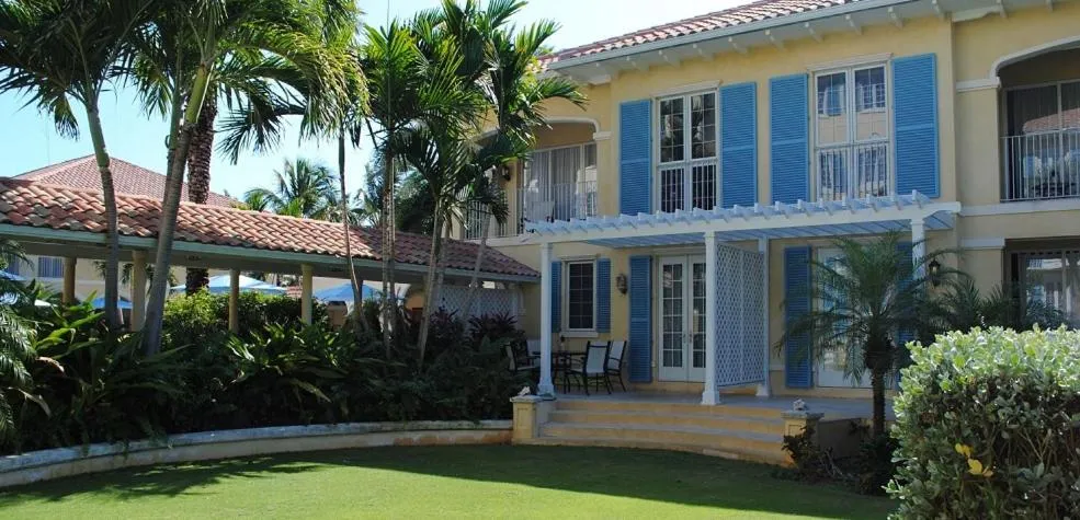 Property building in Villa Renaissance