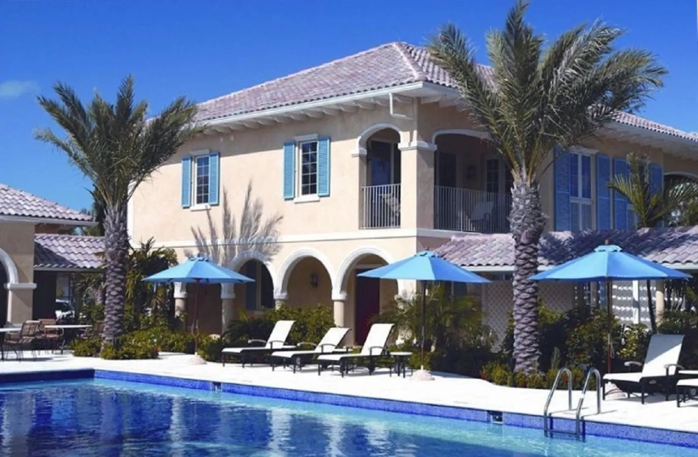 Property building in Villa Renaissance