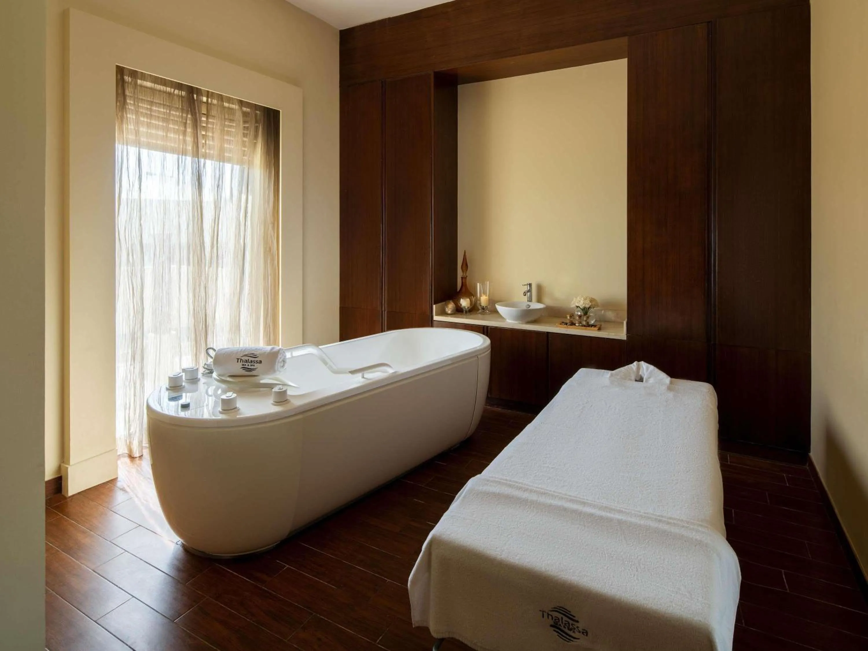 Other, Bed in Sofitel Bahrain Zallaq Thalassa Sea & Spa