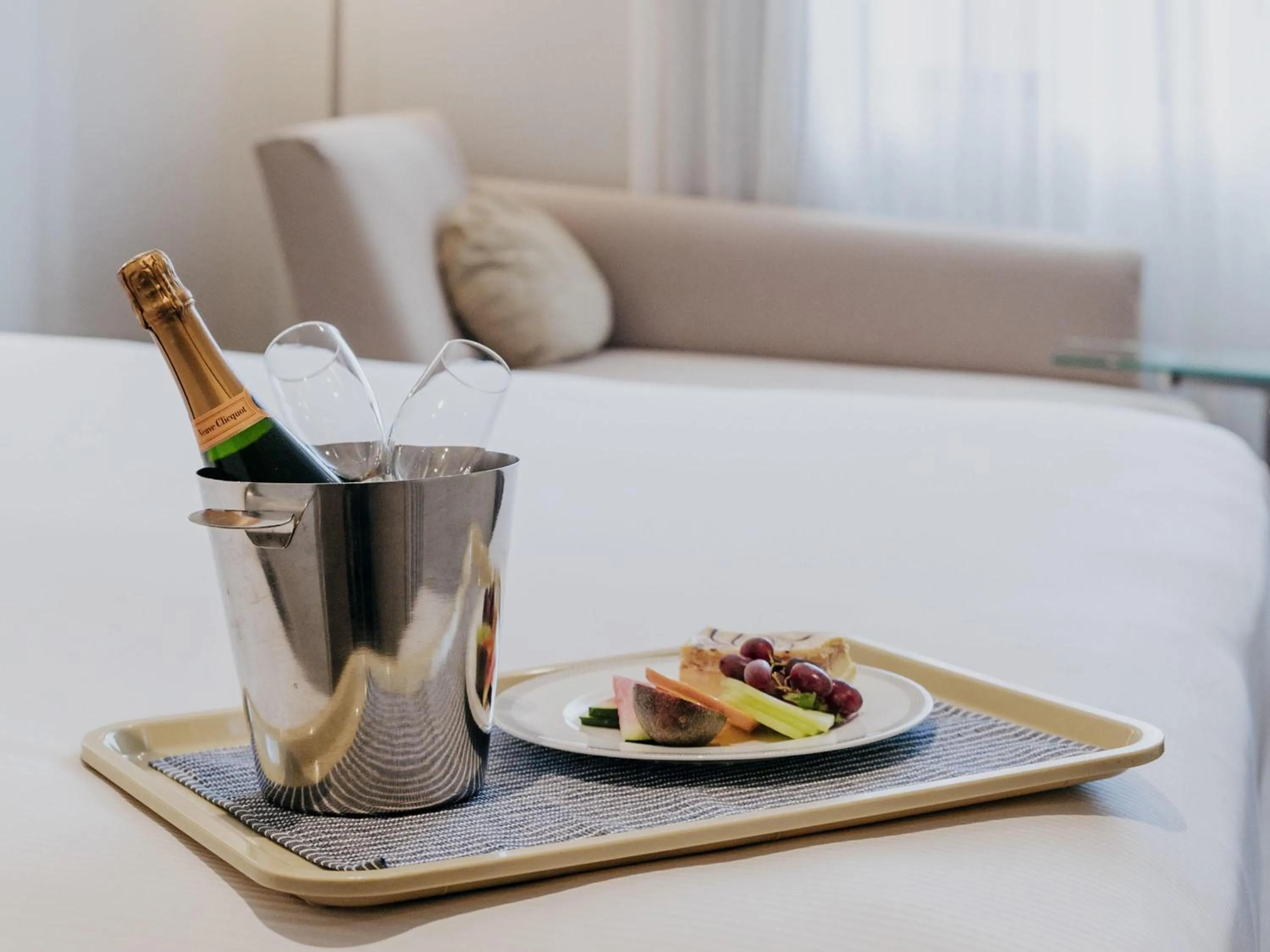 Bedroom in Novotel Newcastle Beach