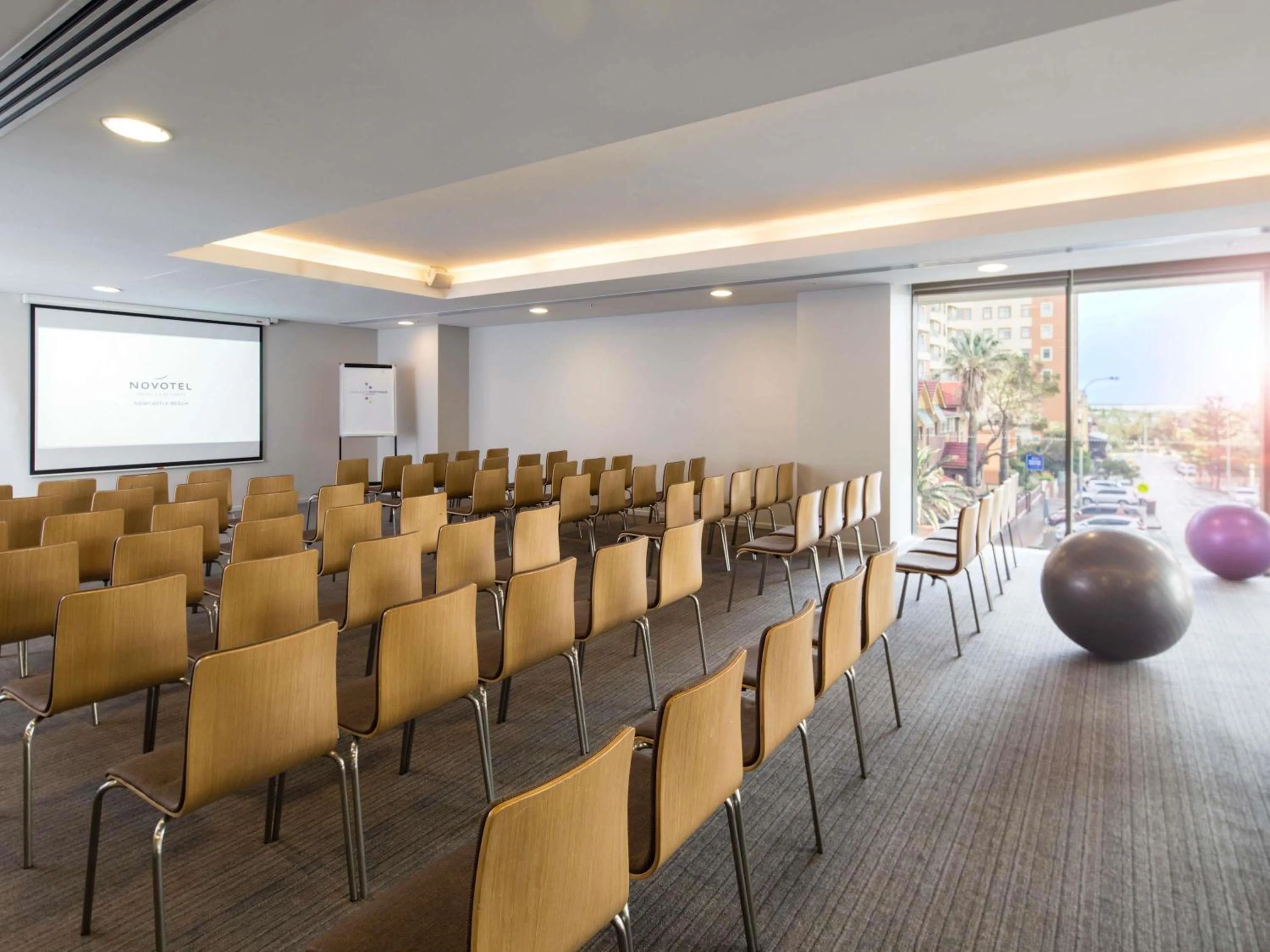 Meeting/conference room in Novotel Newcastle Beach