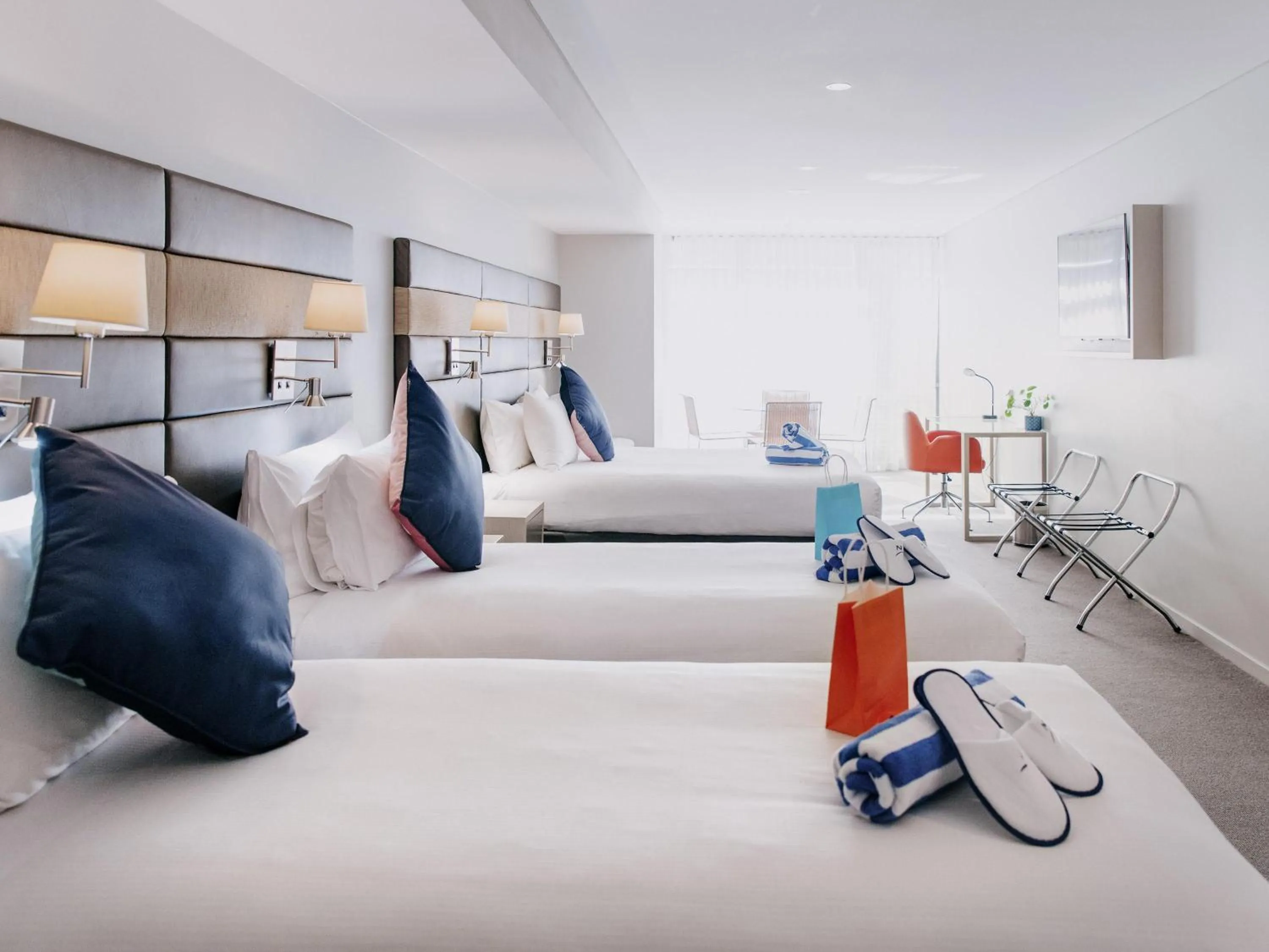 Bedroom, Bed in Novotel Newcastle Beach