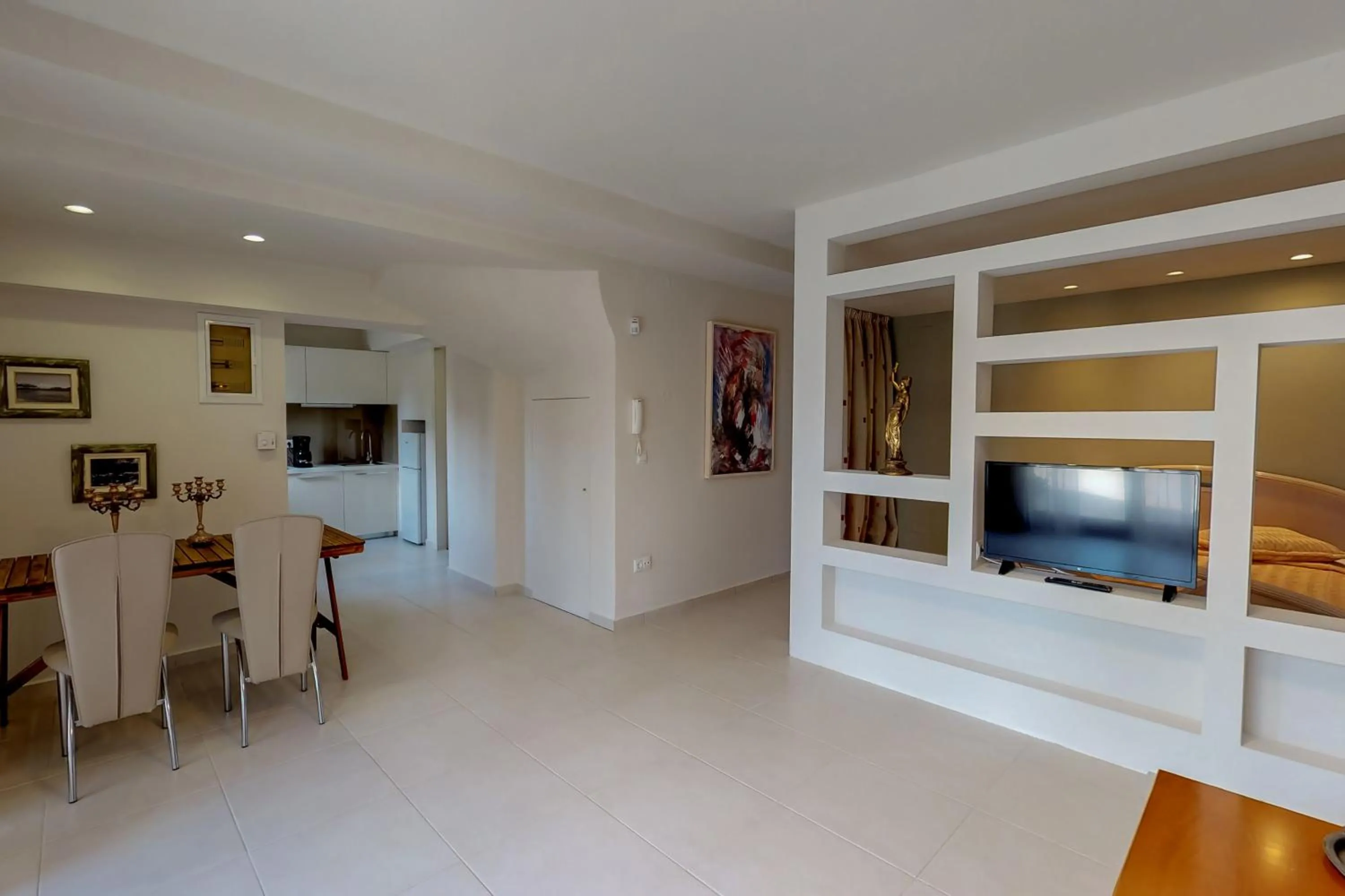 TV and multimedia in Ocean Villas Complex