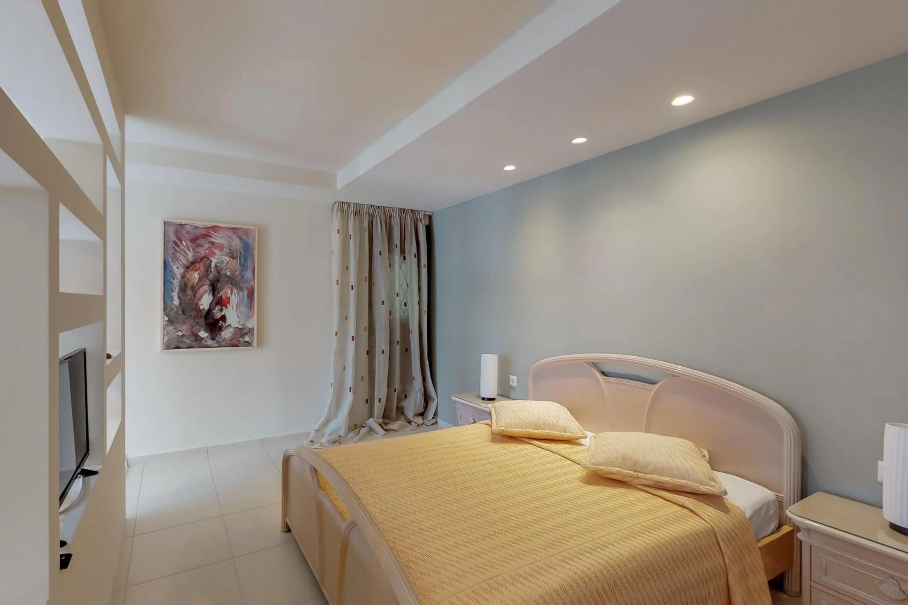 TV and multimedia, Bed in Ocean Villas Complex