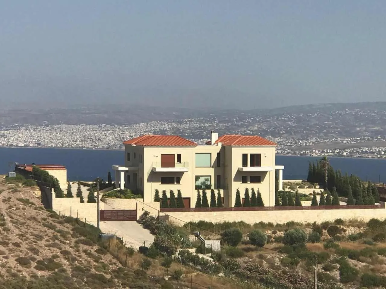 Facade/entrance in Ocean Villas Complex