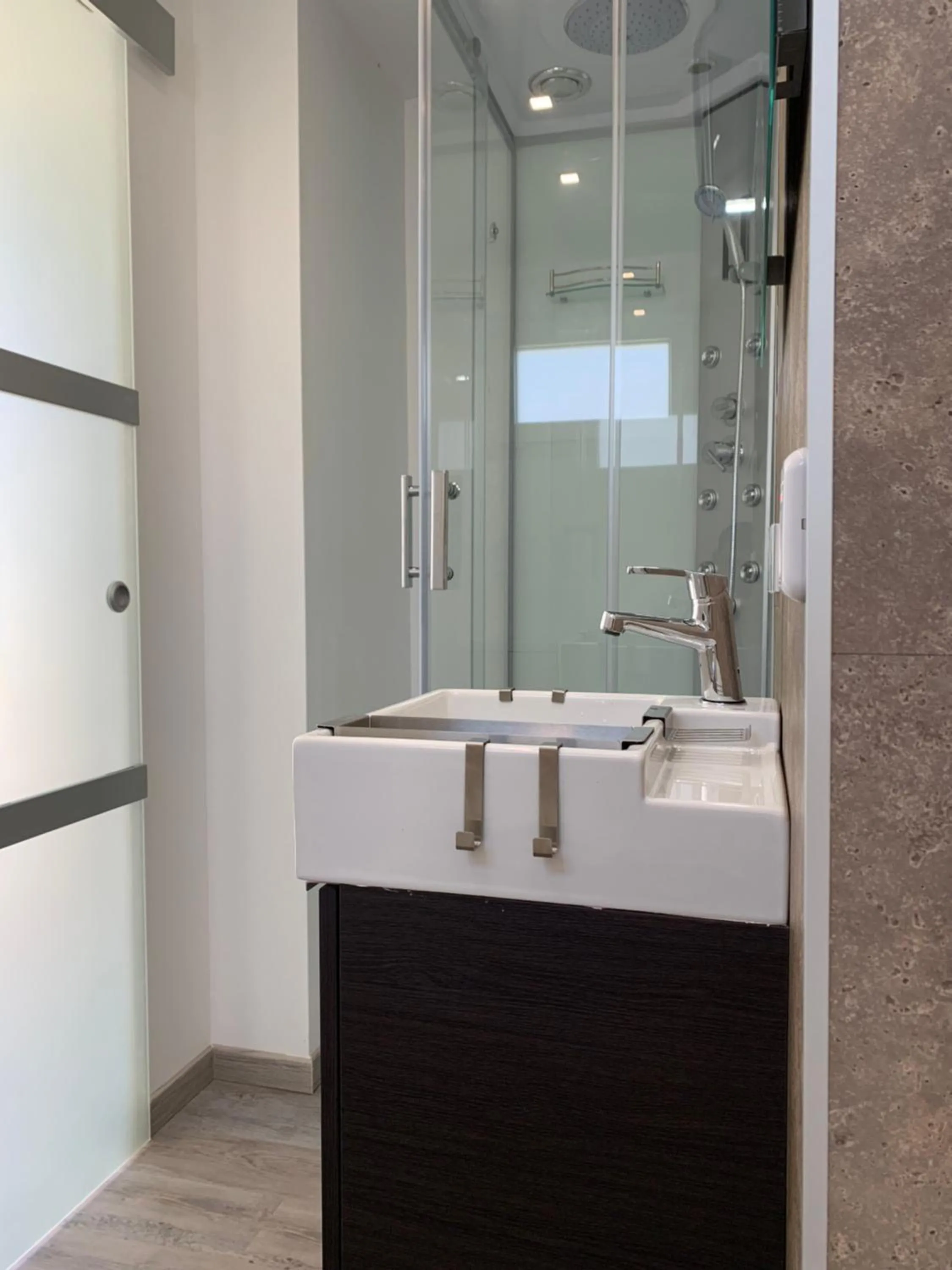 Shower in B&B Villa degli Angeli