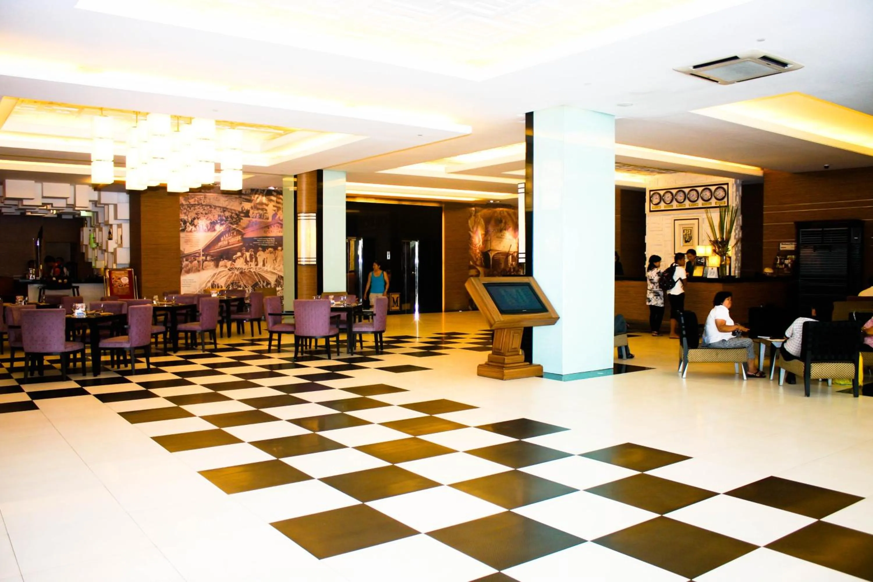 Lobby or reception in Manila Grand Opera Hotel