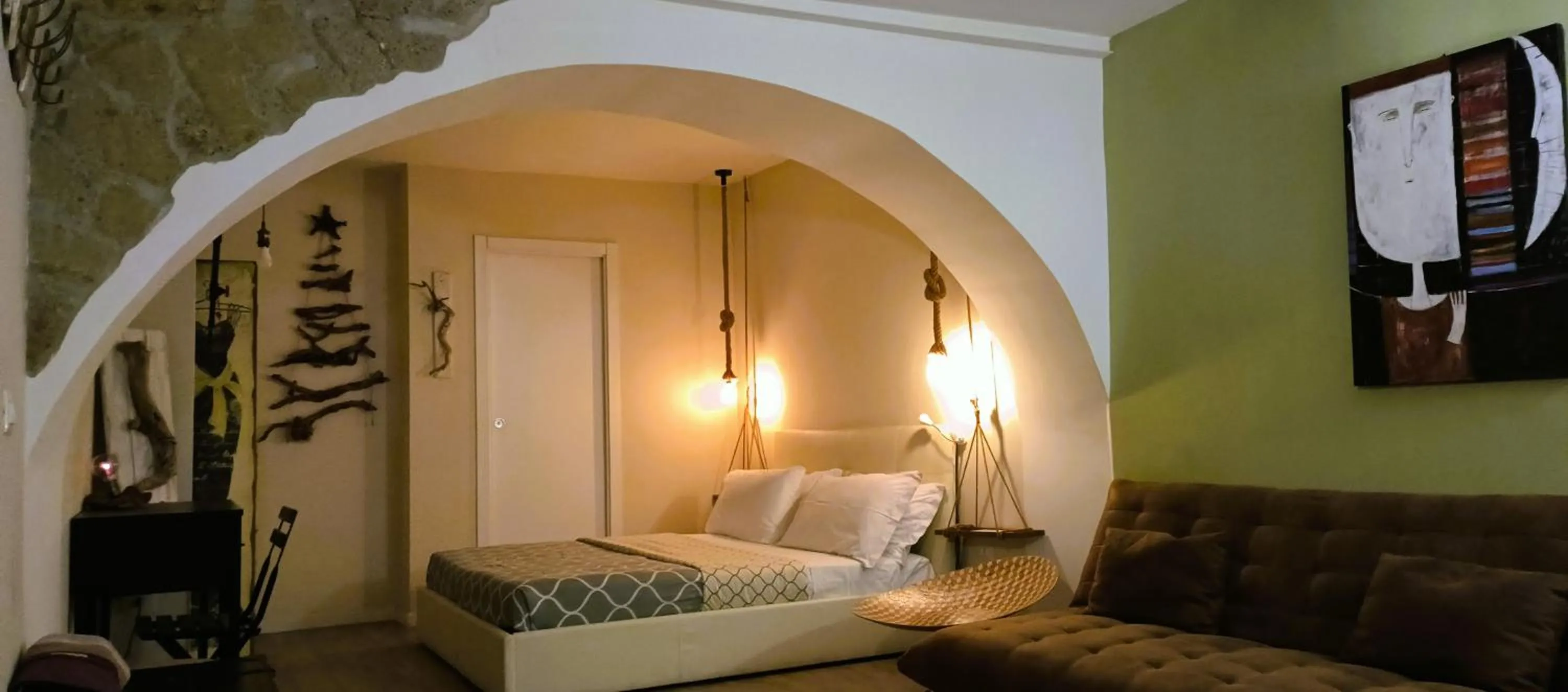 Bedroom, Bed in La 'NZIRIA