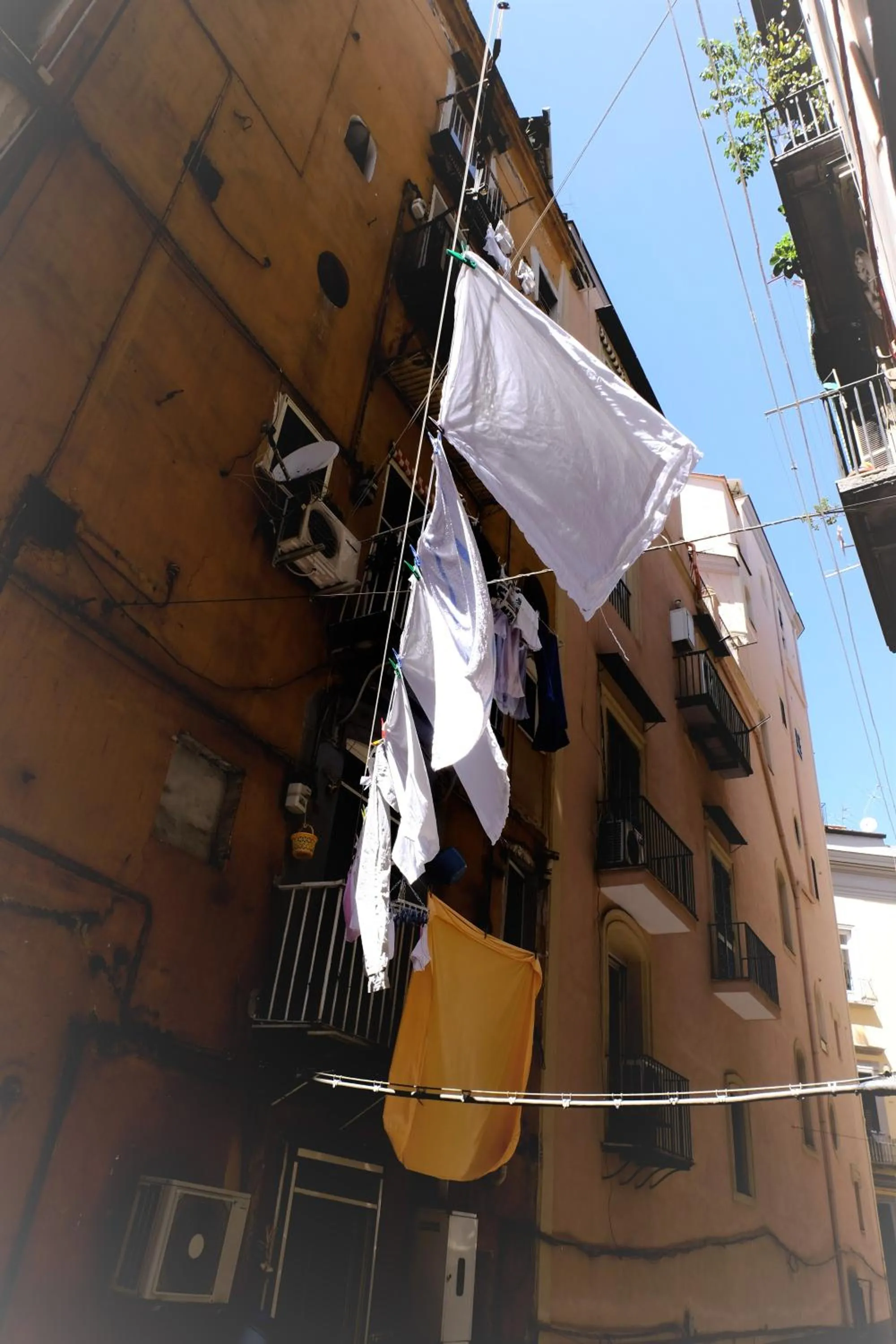 Street view in La 'NZIRIA