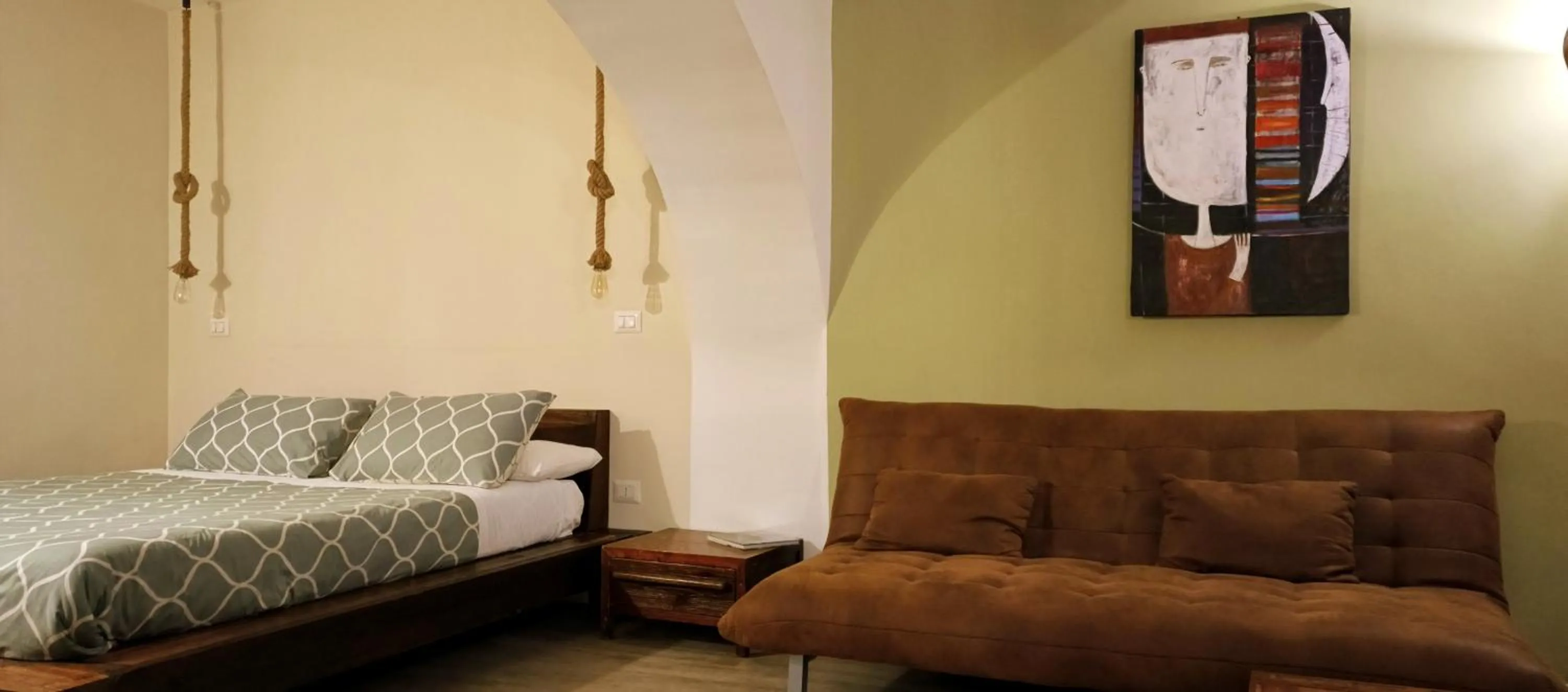 Bedroom, Bed in La 'NZIRIA