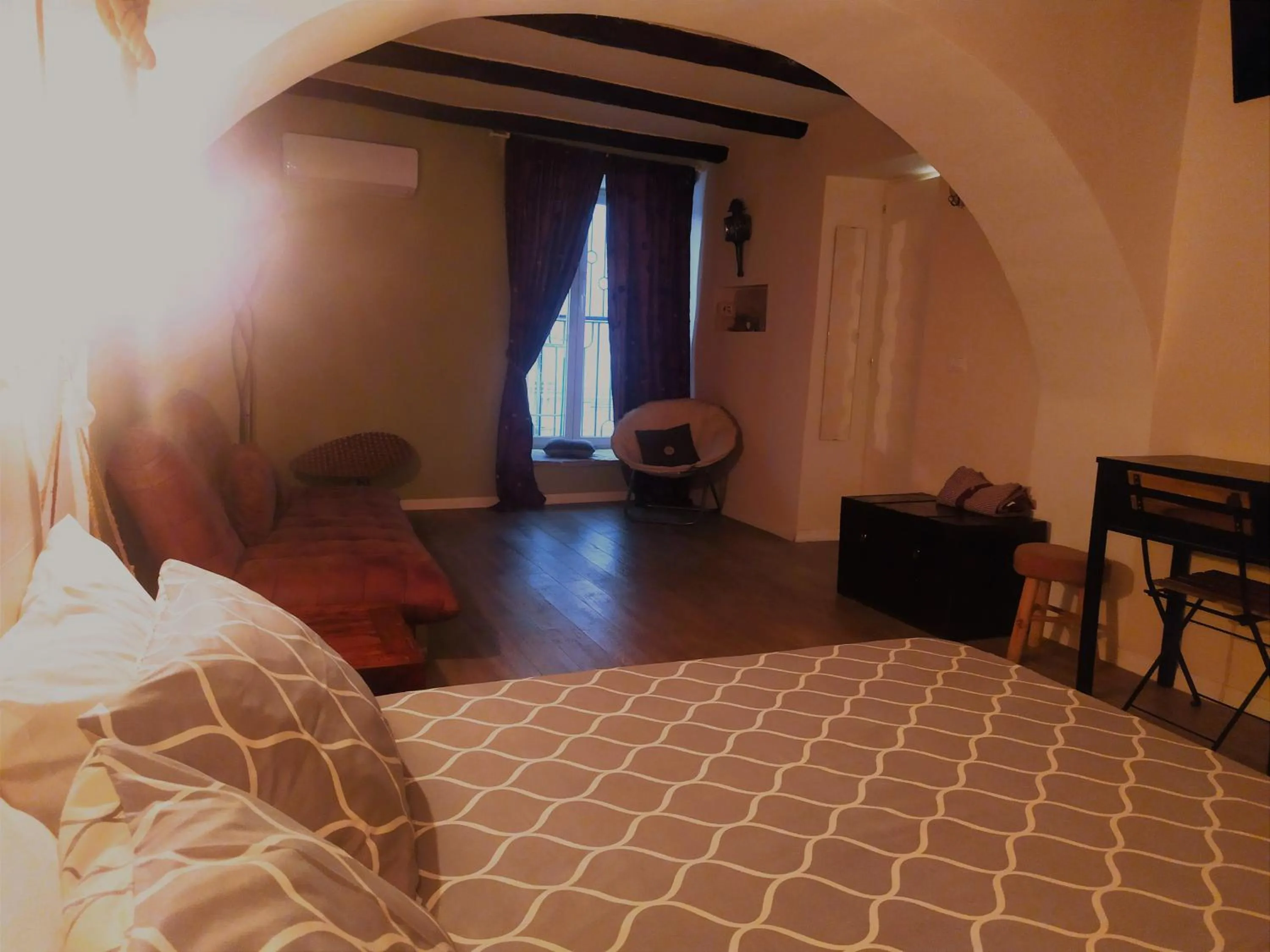 Bedroom, Bed in La 'NZIRIA