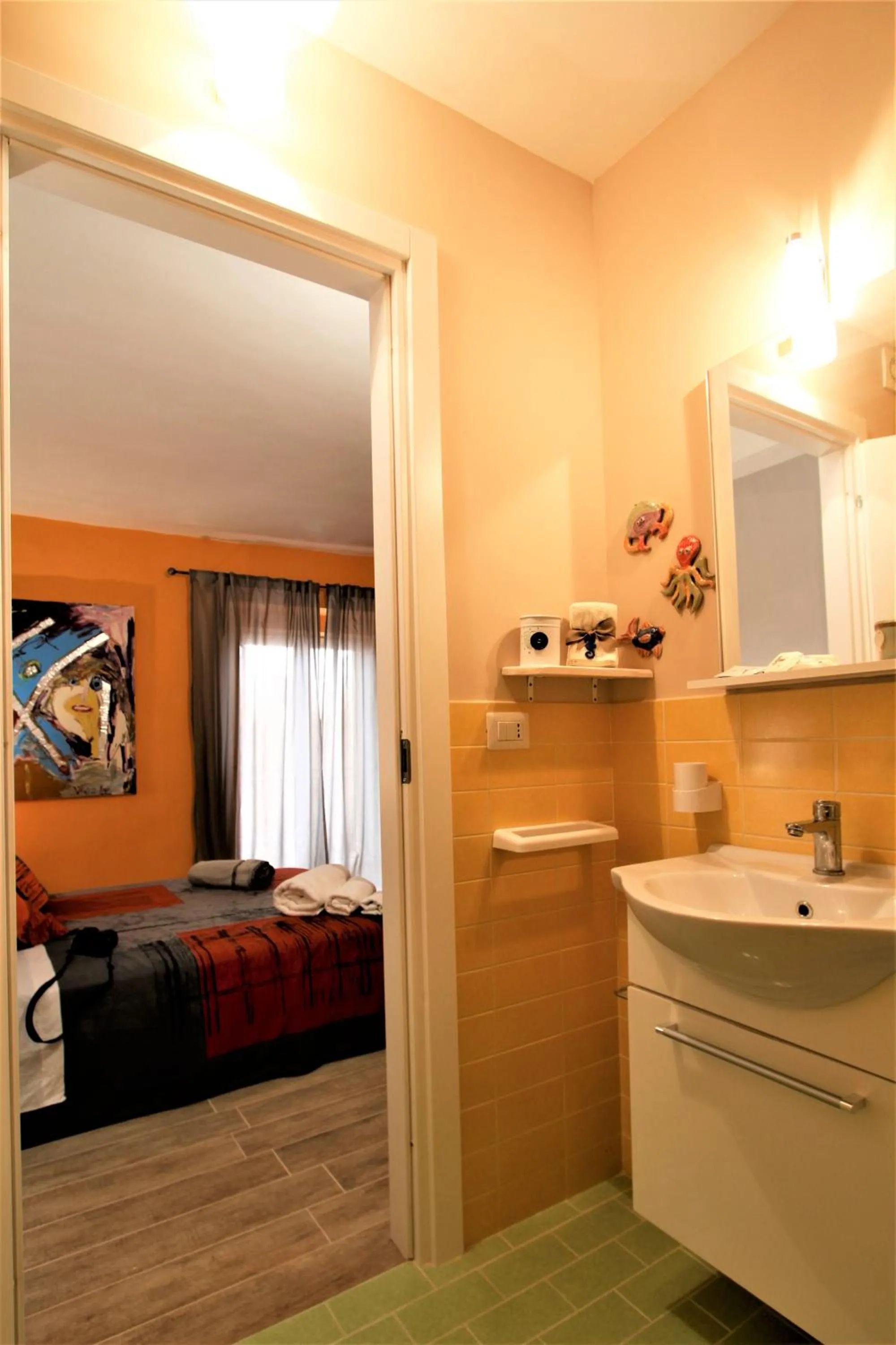 Photo of the whole room, Bed in La 'NZIRIA