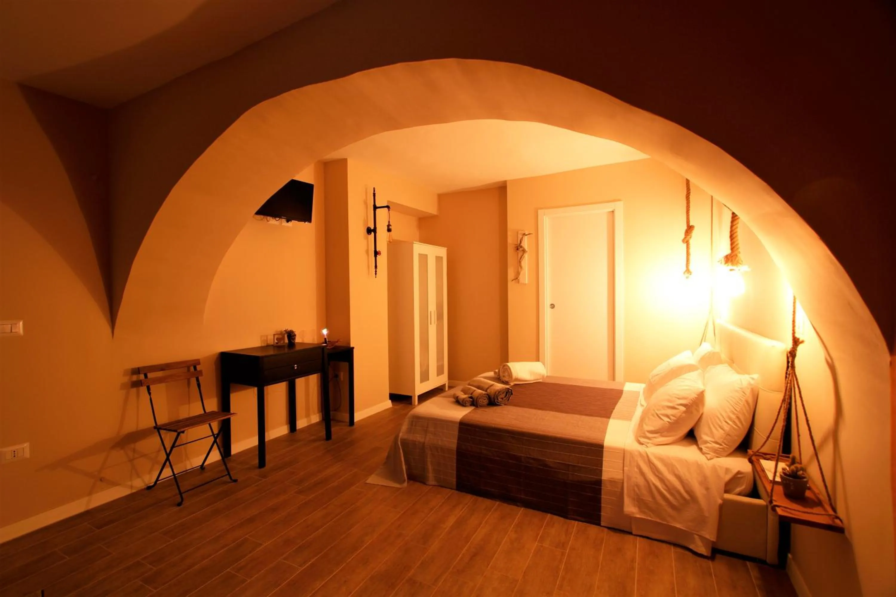 Bedroom, Bed in La 'NZIRIA