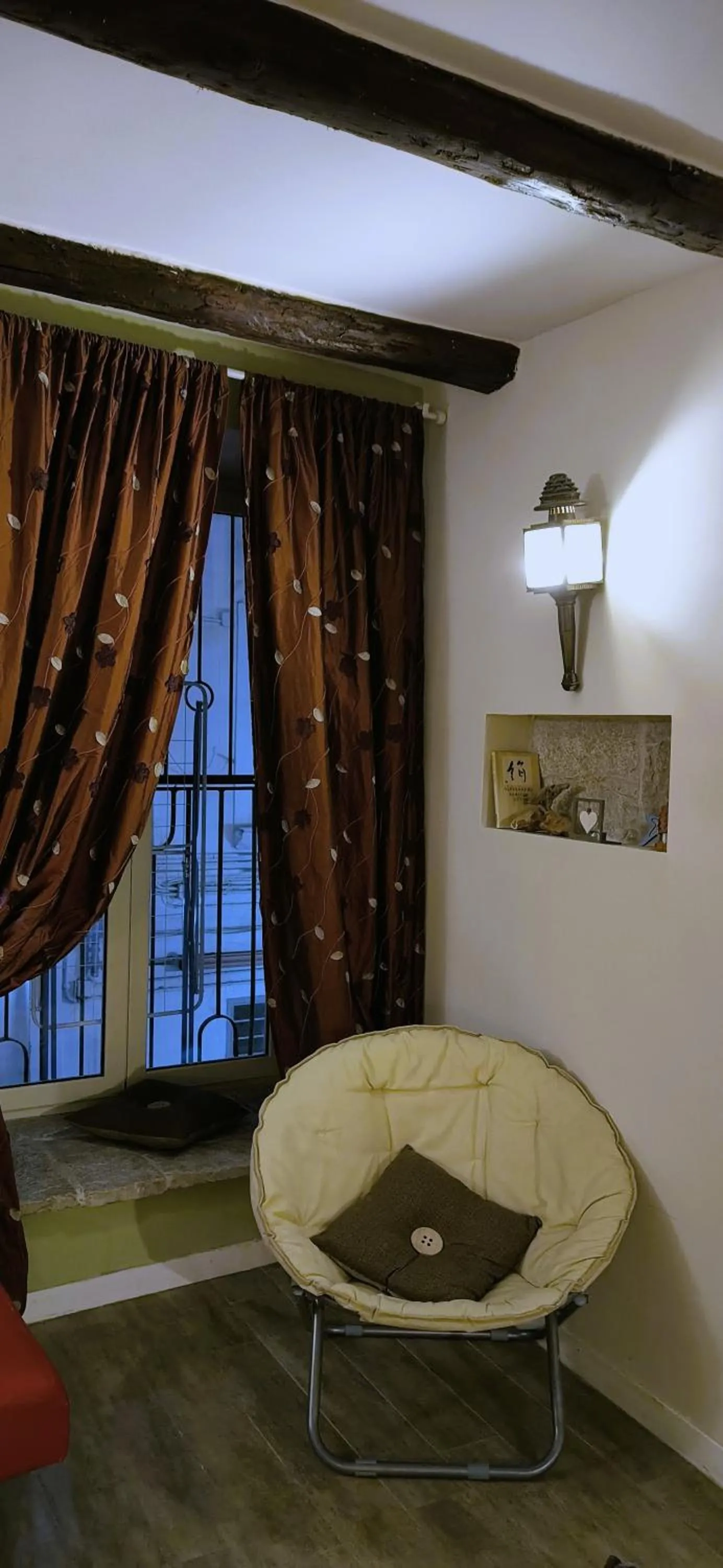 Bedroom in La 'NZIRIA
