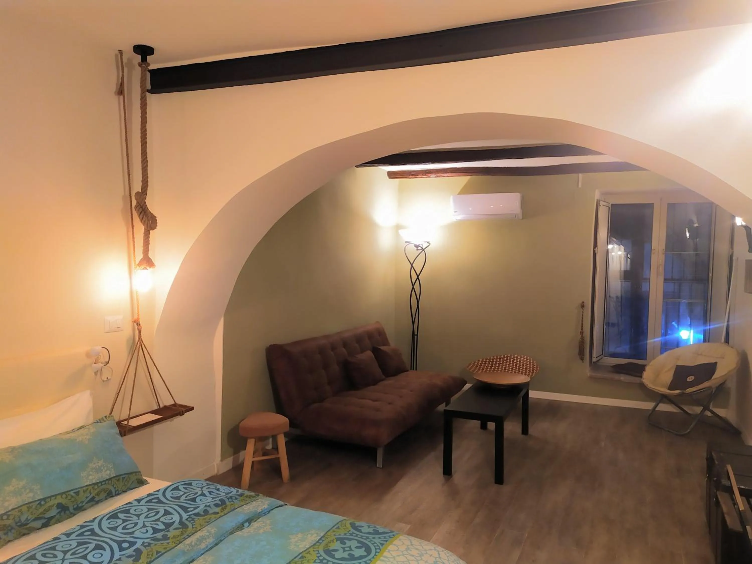 Bedroom, Bed in La 'NZIRIA