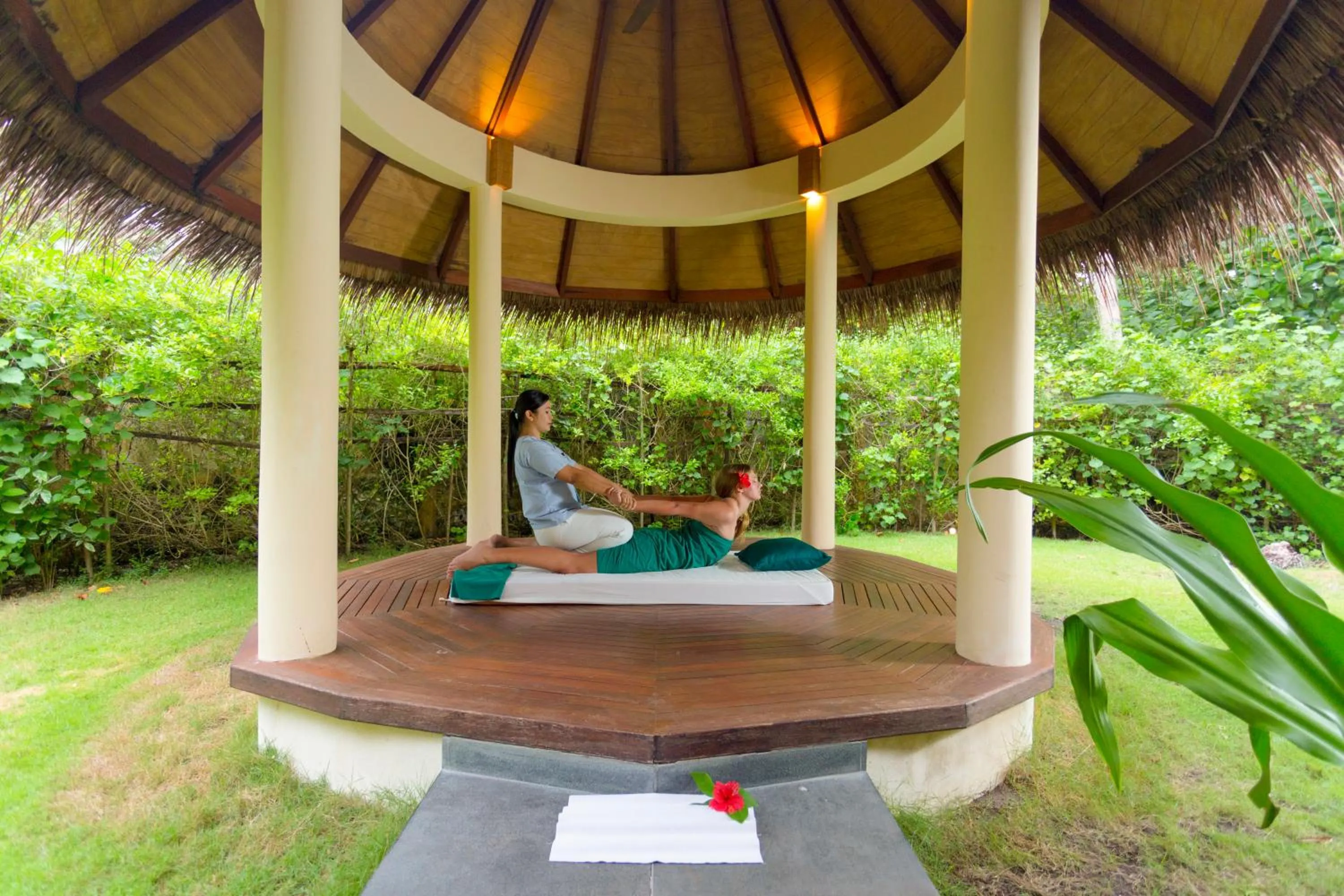 Massage in Filitheyo Island Resort
